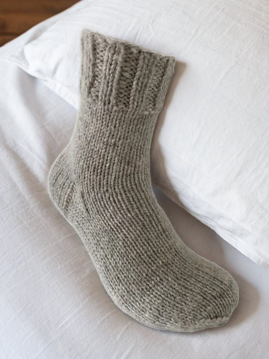 Hand Knit Women Wool Socks Gray Simple
