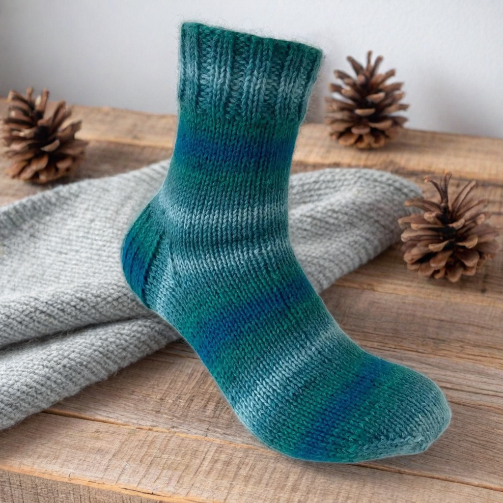 Hand Knit Women Wool Socks Jupiter Turquoise