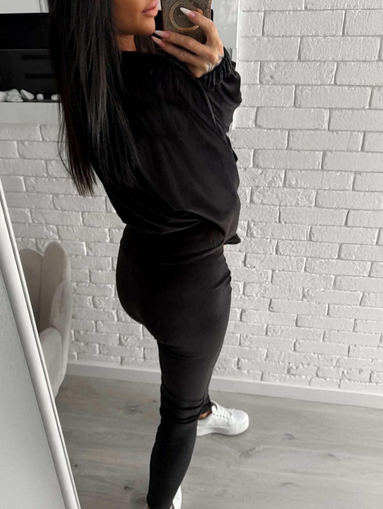 Czarny zestaw dresowy damski