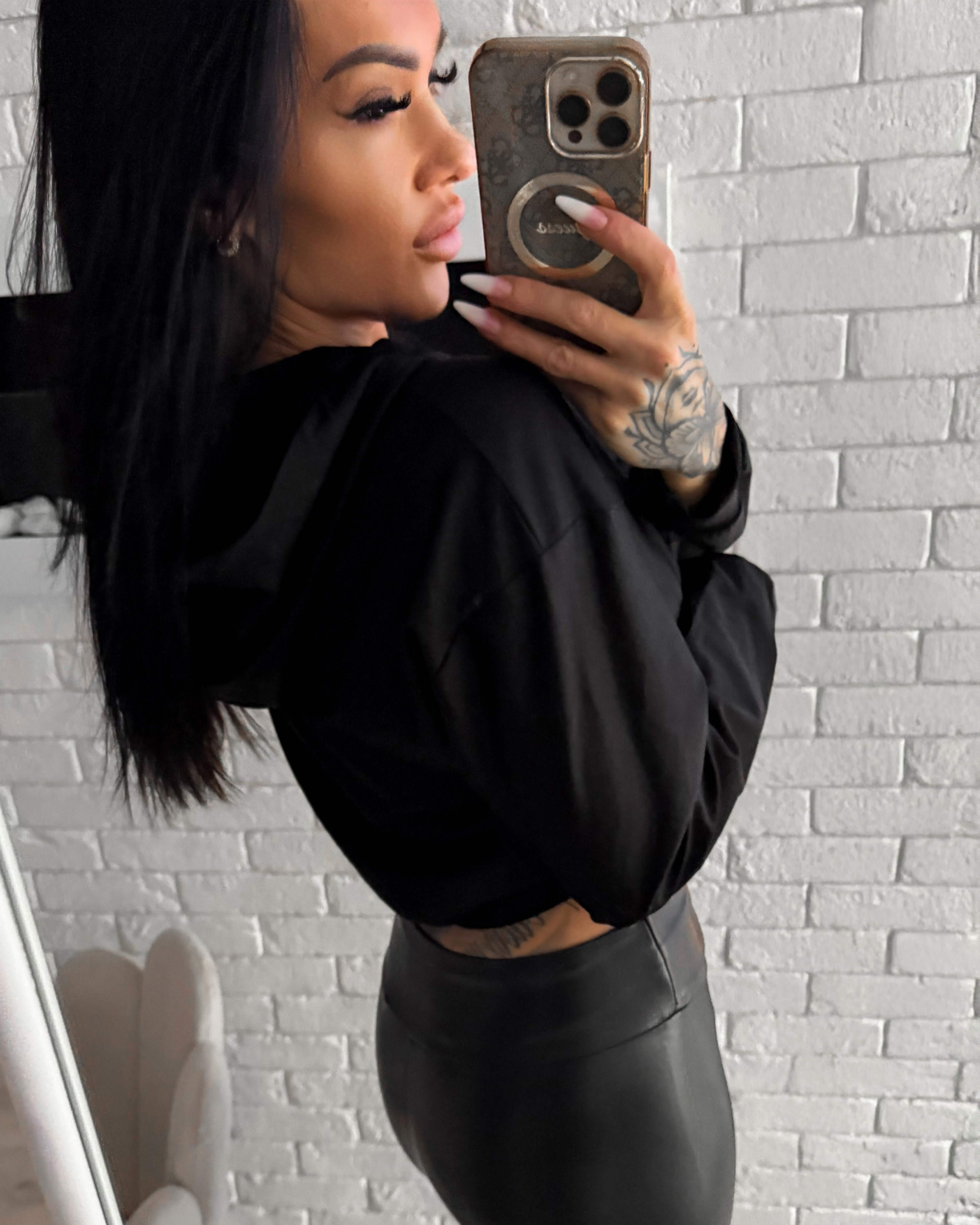 Czarna bluza damska złoty zamek