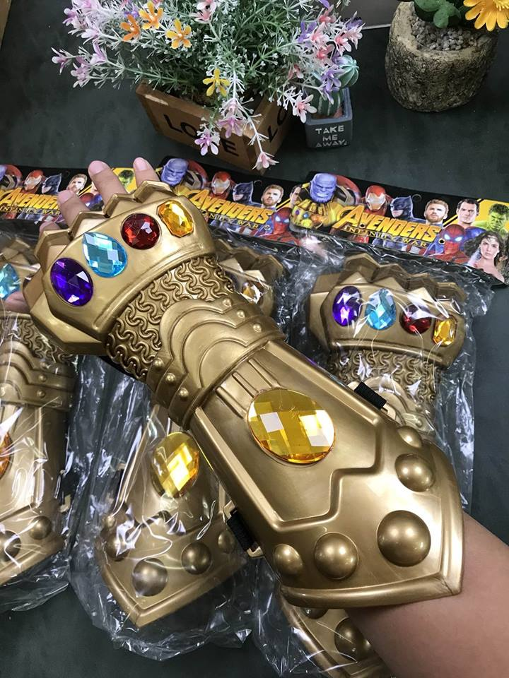 เกราะแขน ถุงมือทานอส 