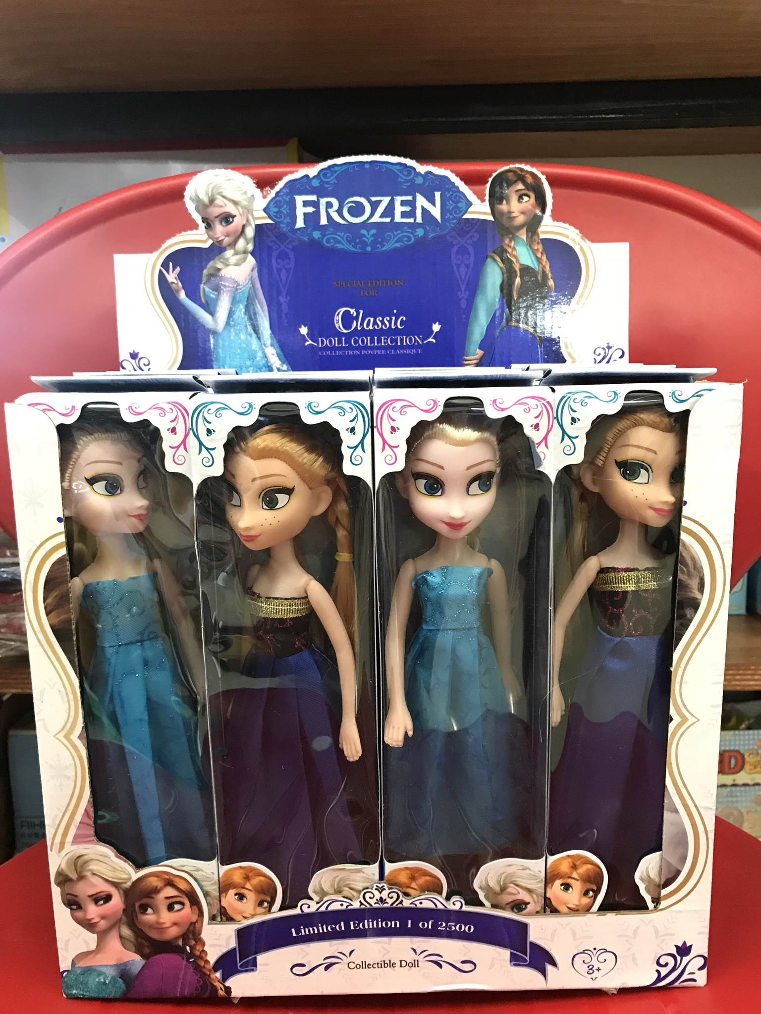ตุ๊กตาอันนา เอลซ่า จากเรื่อง Frozen