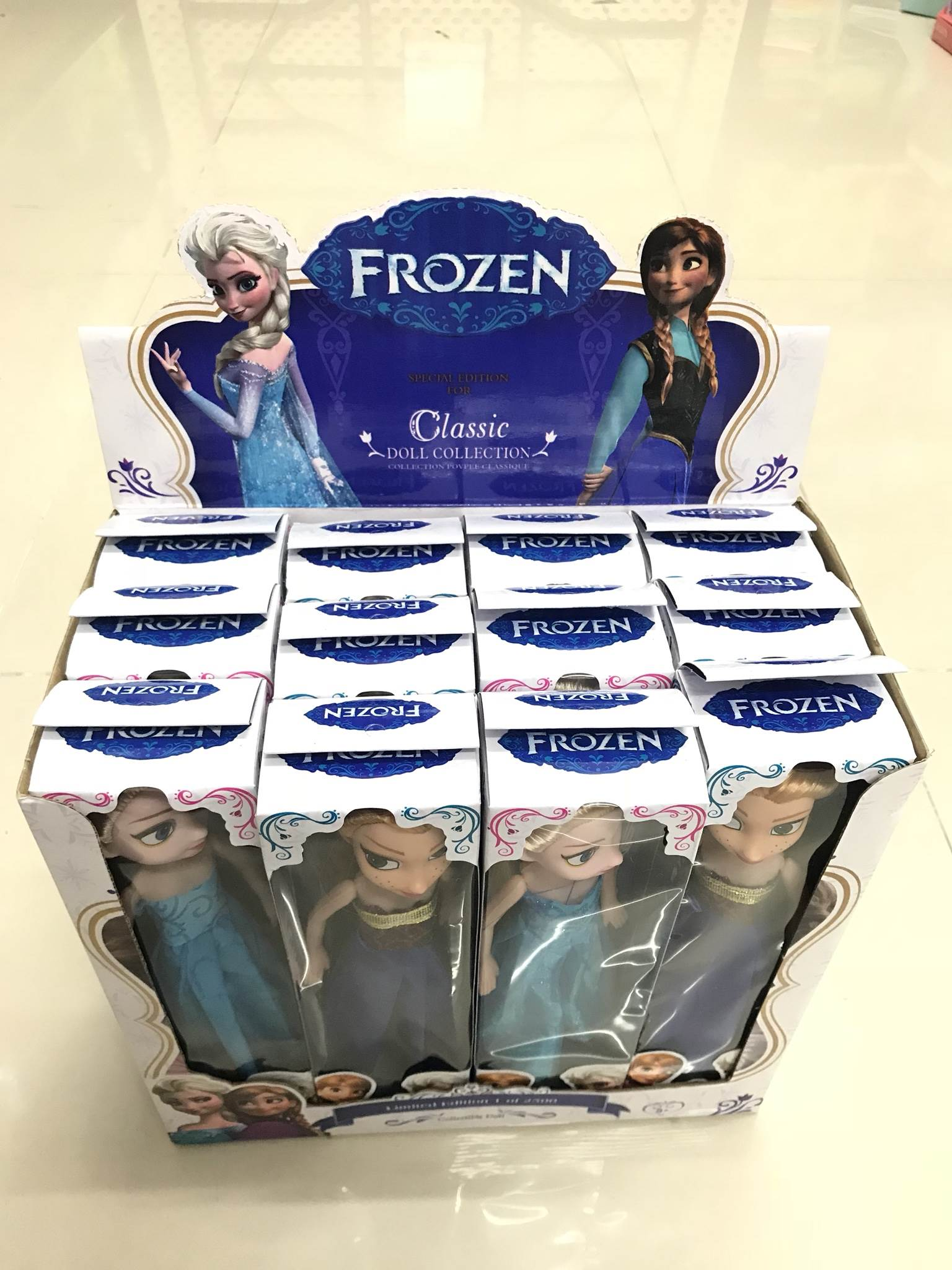 ตุ๊กตาอันนา เอลซ่า จากเรื่อง Frozen