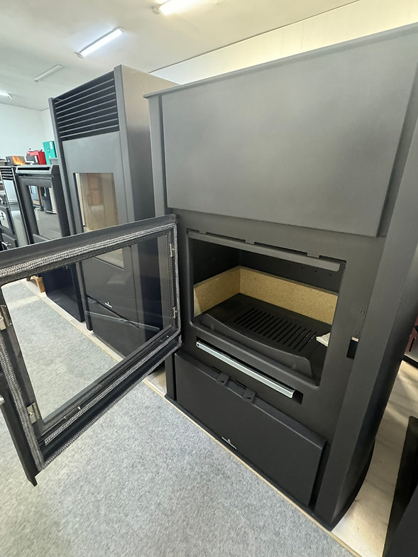 Malkinė krosnelė su vandens kontūru Bronpi Hydronova Plus