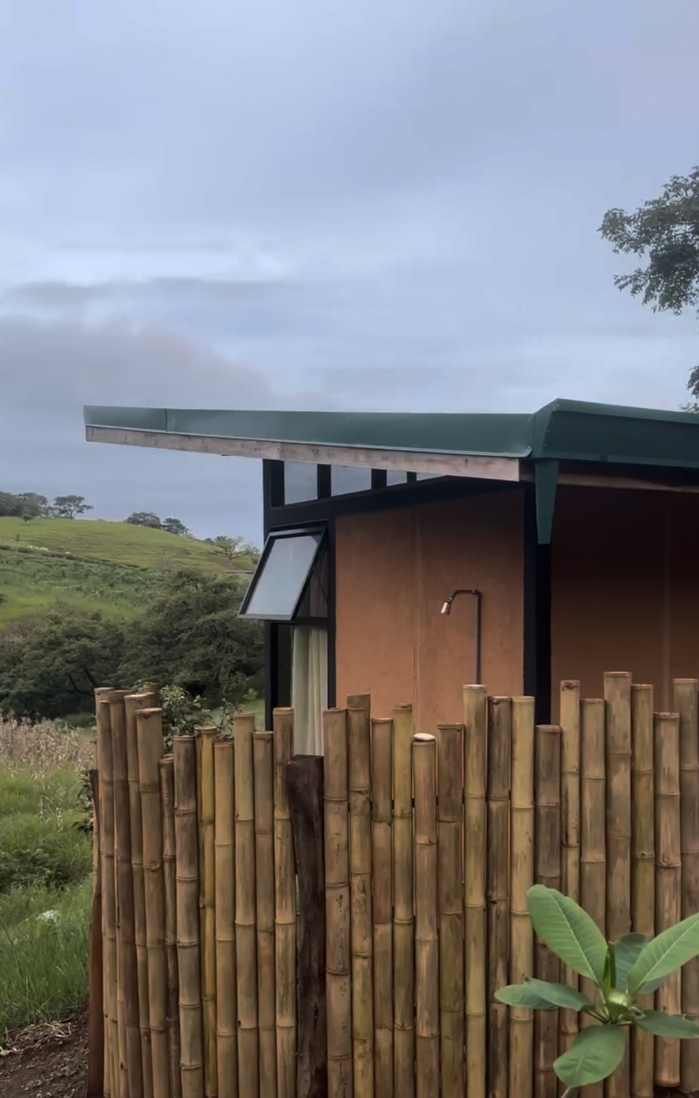 1/2 of 2-Person Private Bahareque Casita for Couples 