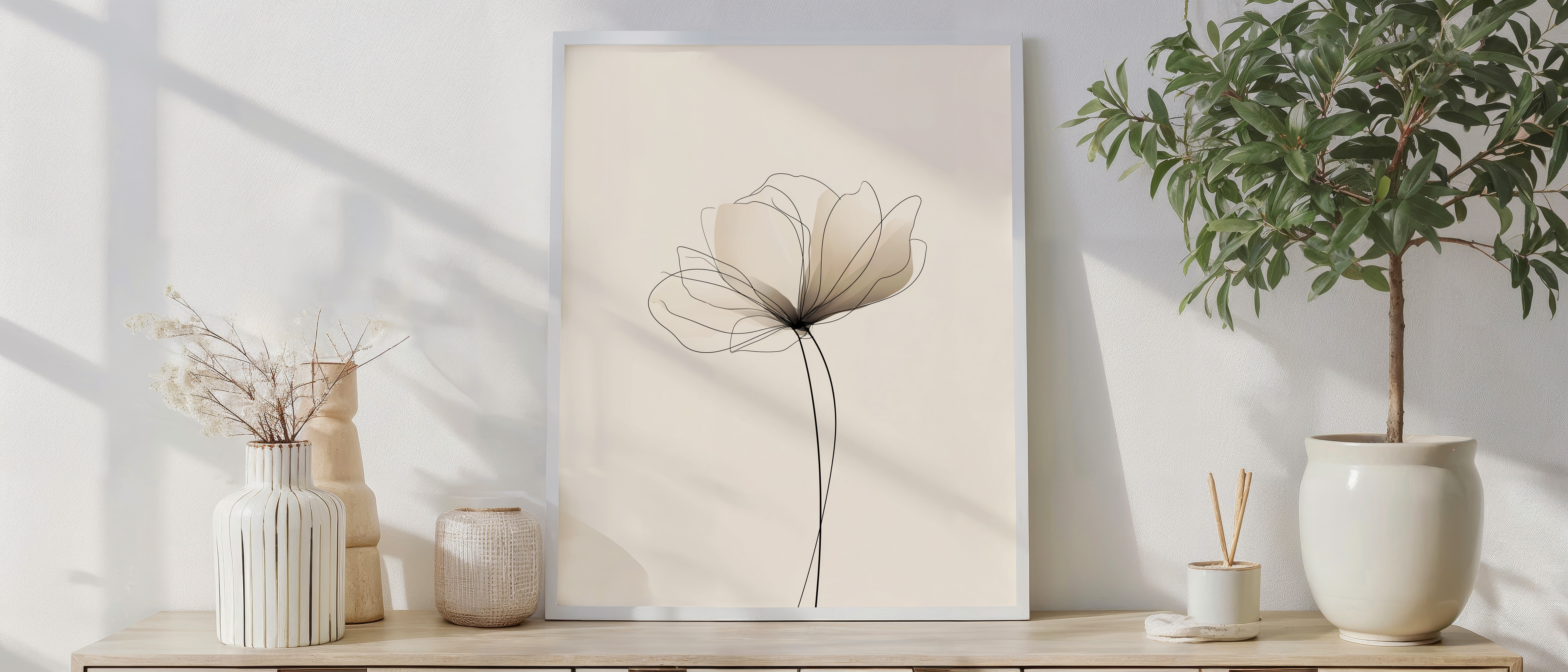 Minimalist Single Bloom Line Art Print – Modern Neutral Floral Décor