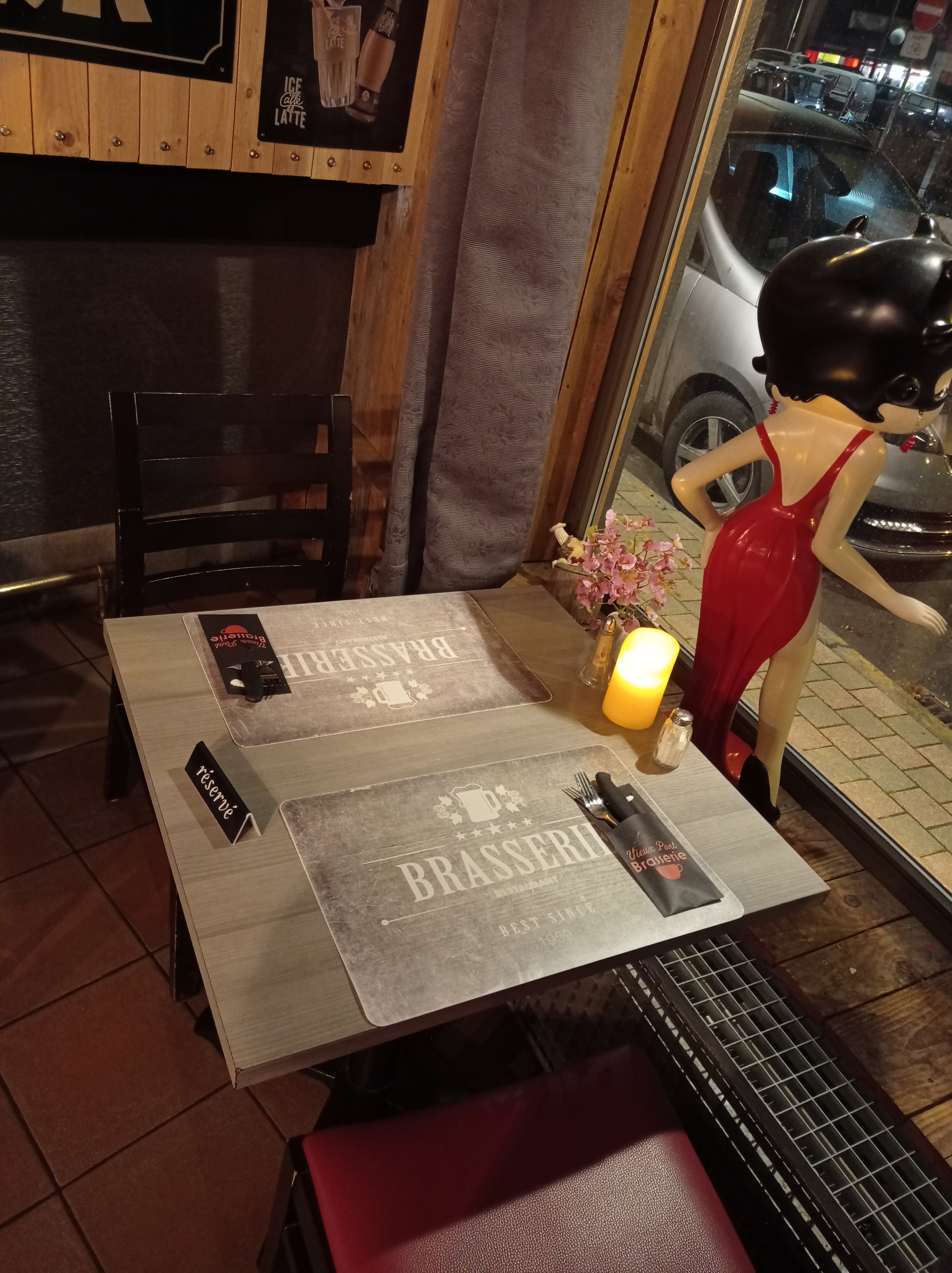 Repas à 2 en 2 services (Plat + Dessert)