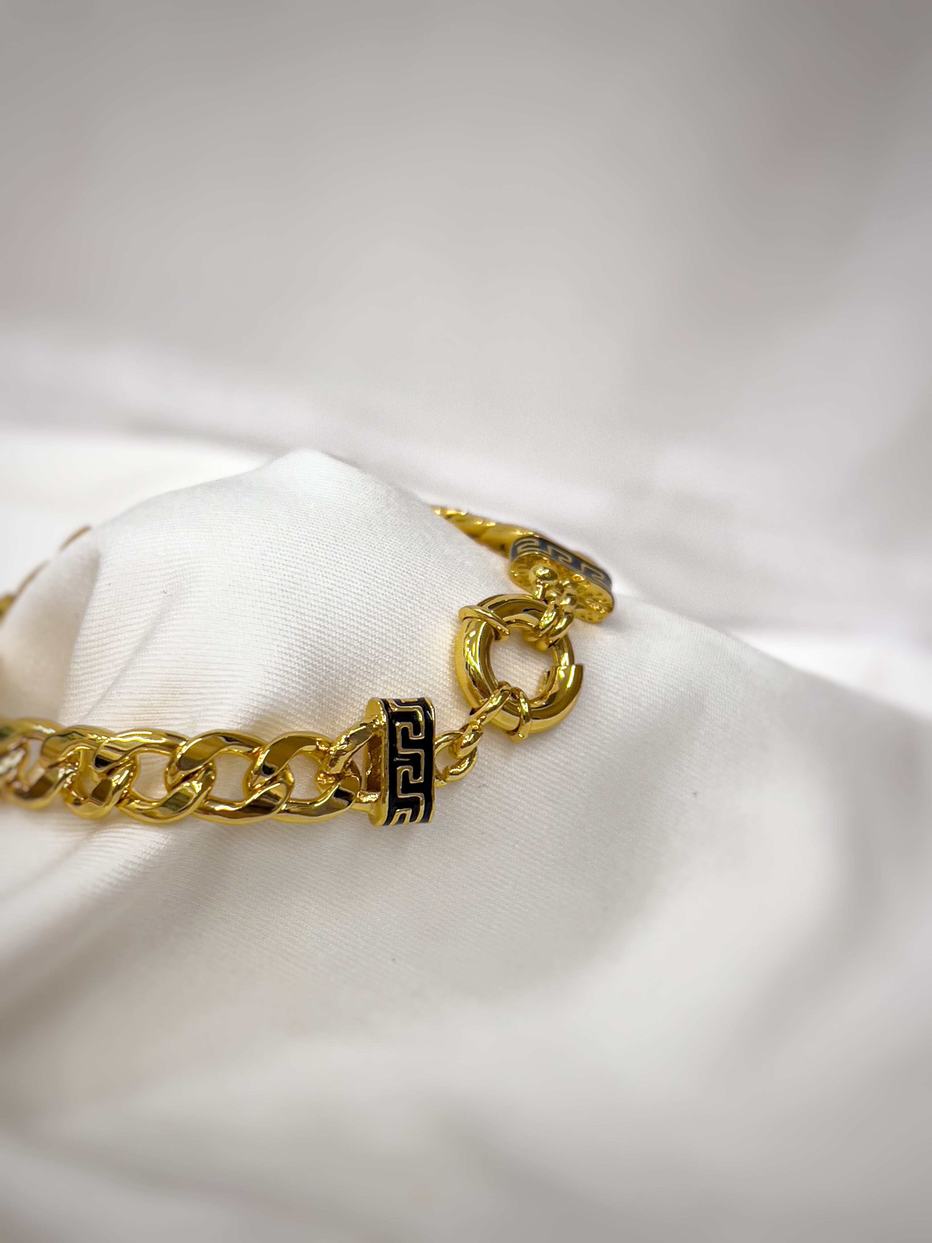 اسوارة فيرزاتشي 