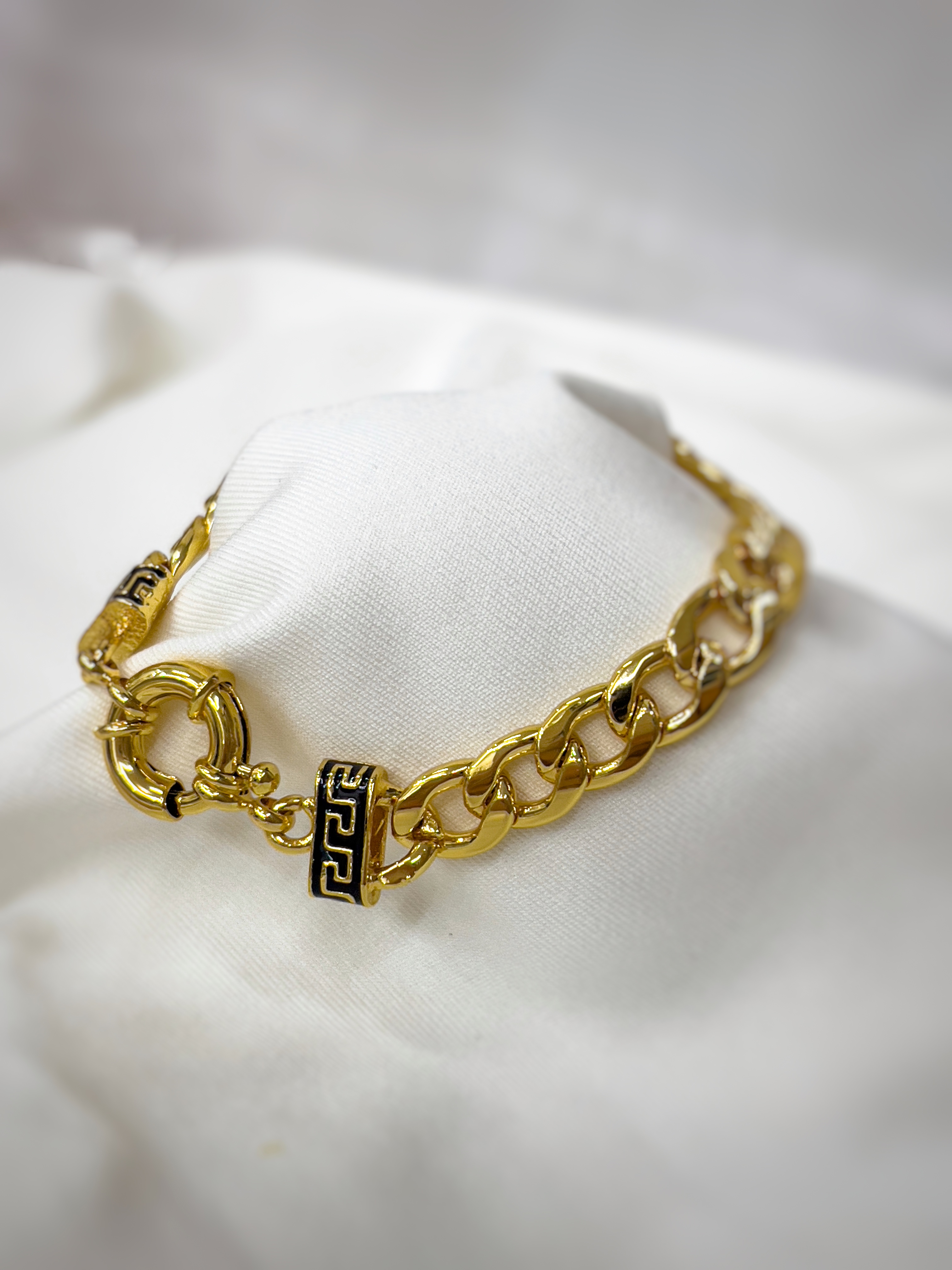 اسوارة فيرزاتشي 