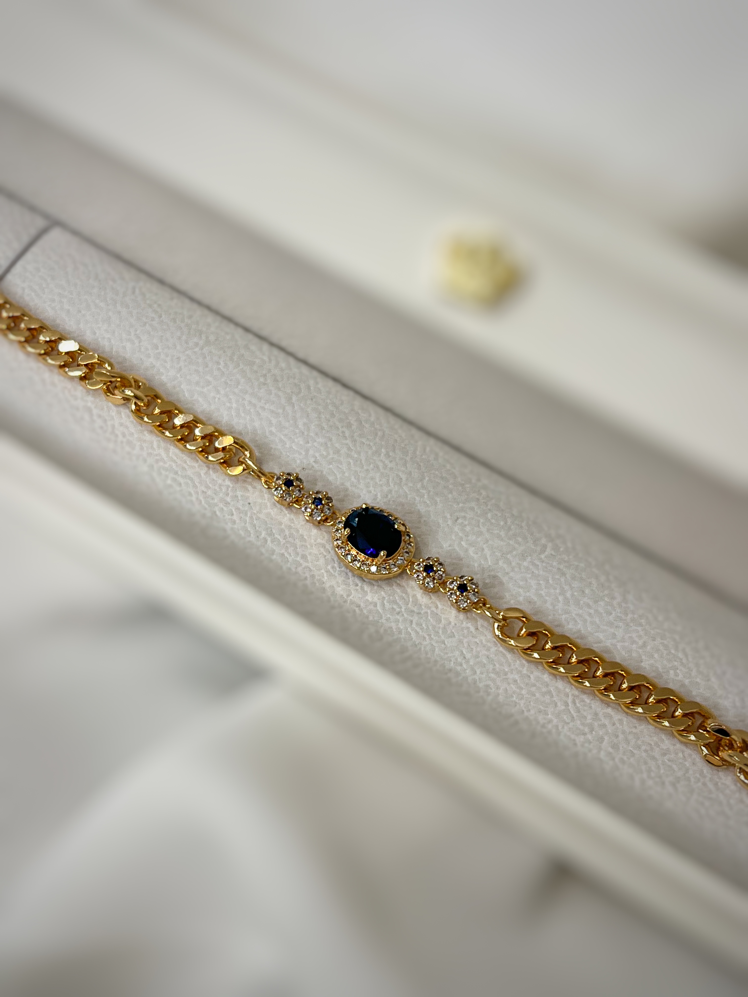 اسوارة زركون كحلي