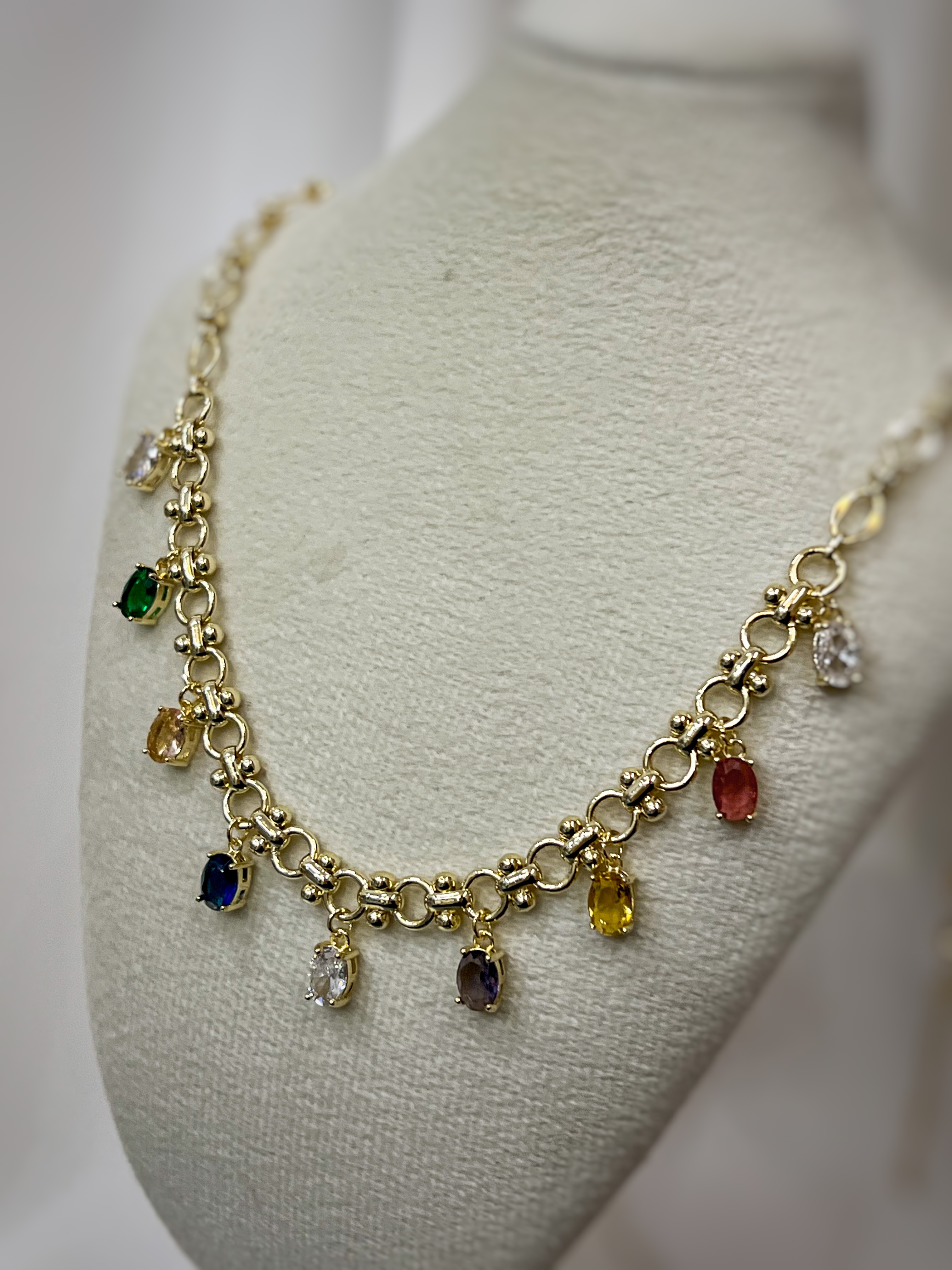 سنسال جواهر ملونة