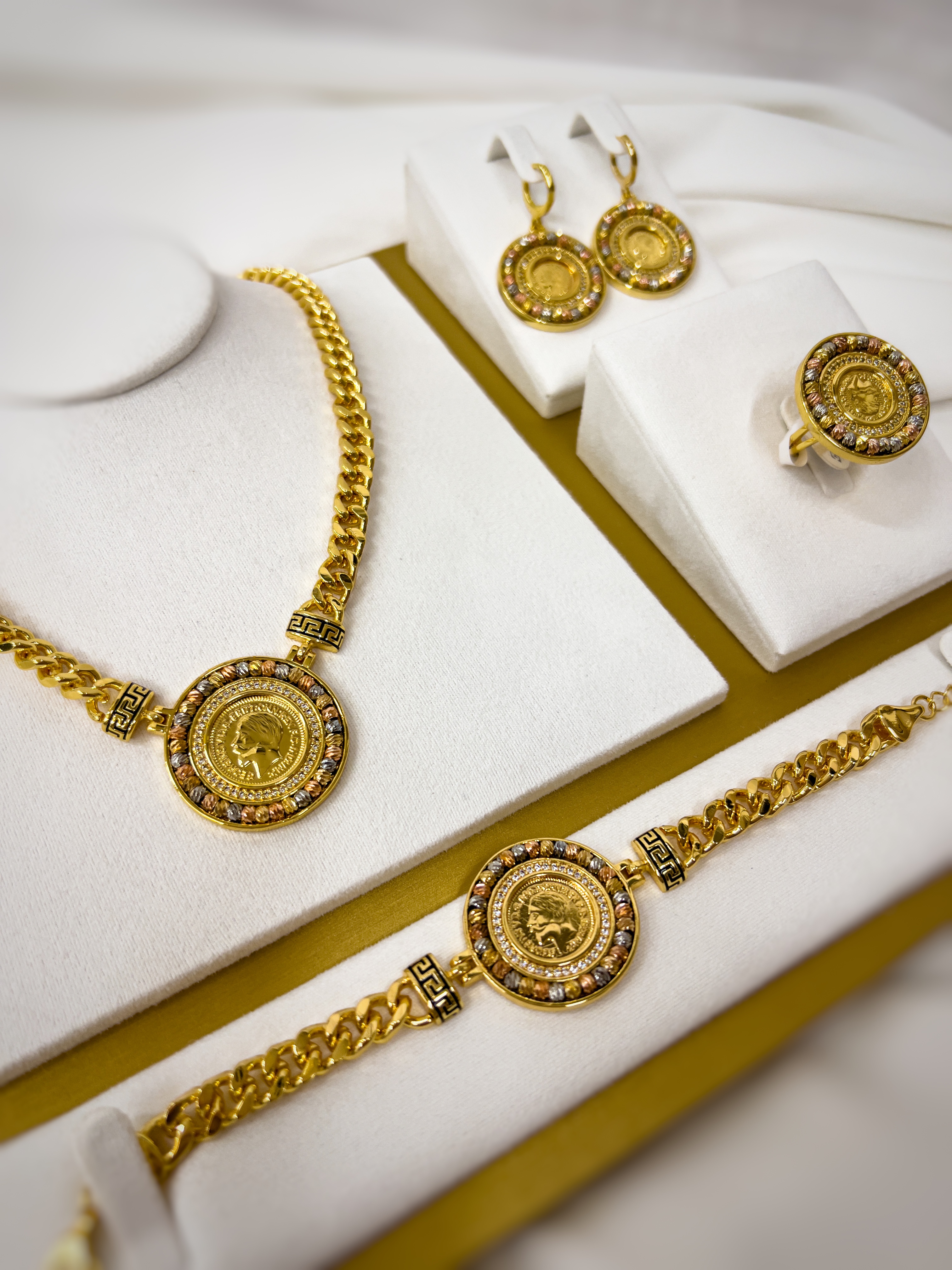 طقم ليرة ملون