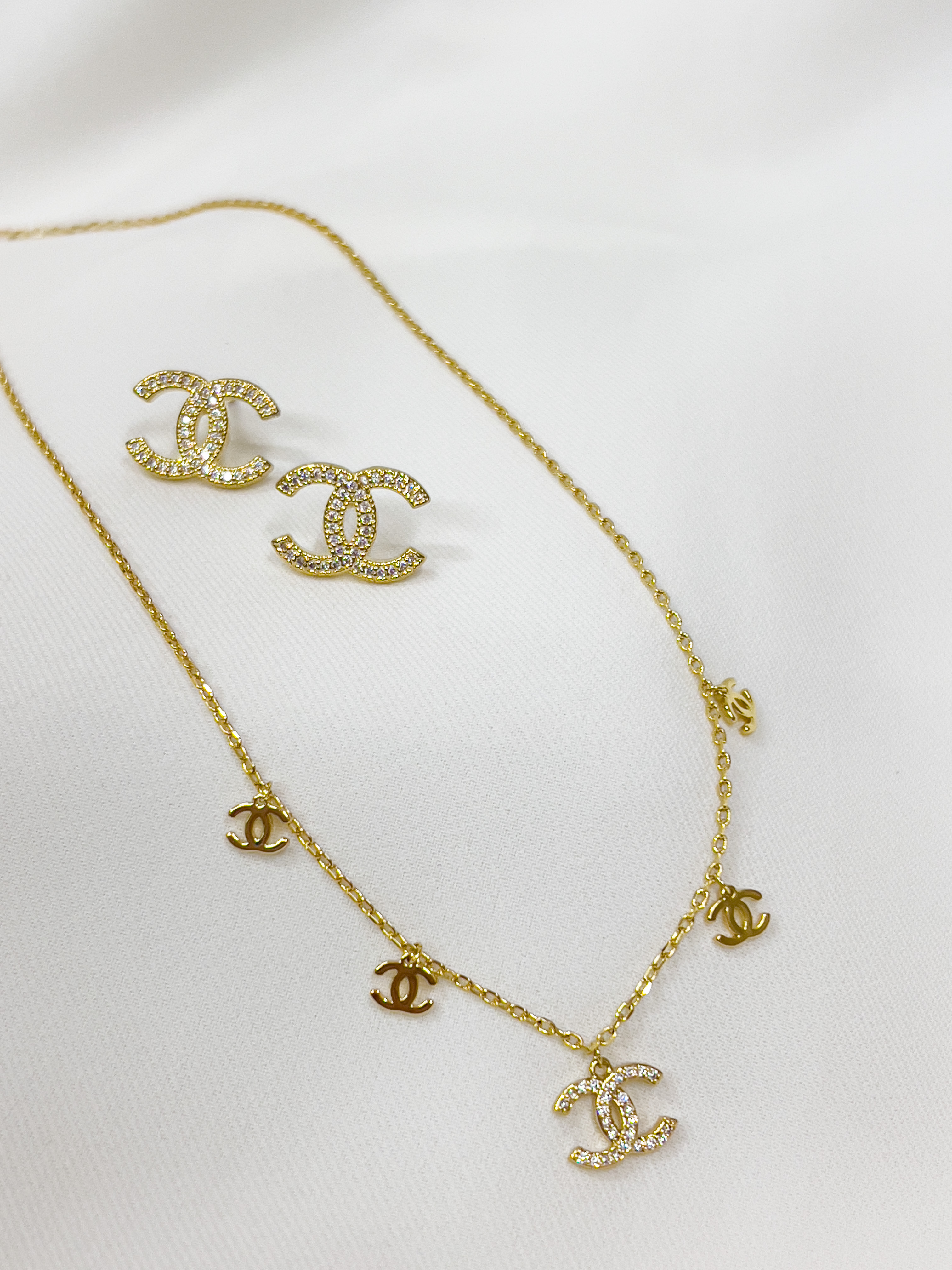 طقم CHANEL