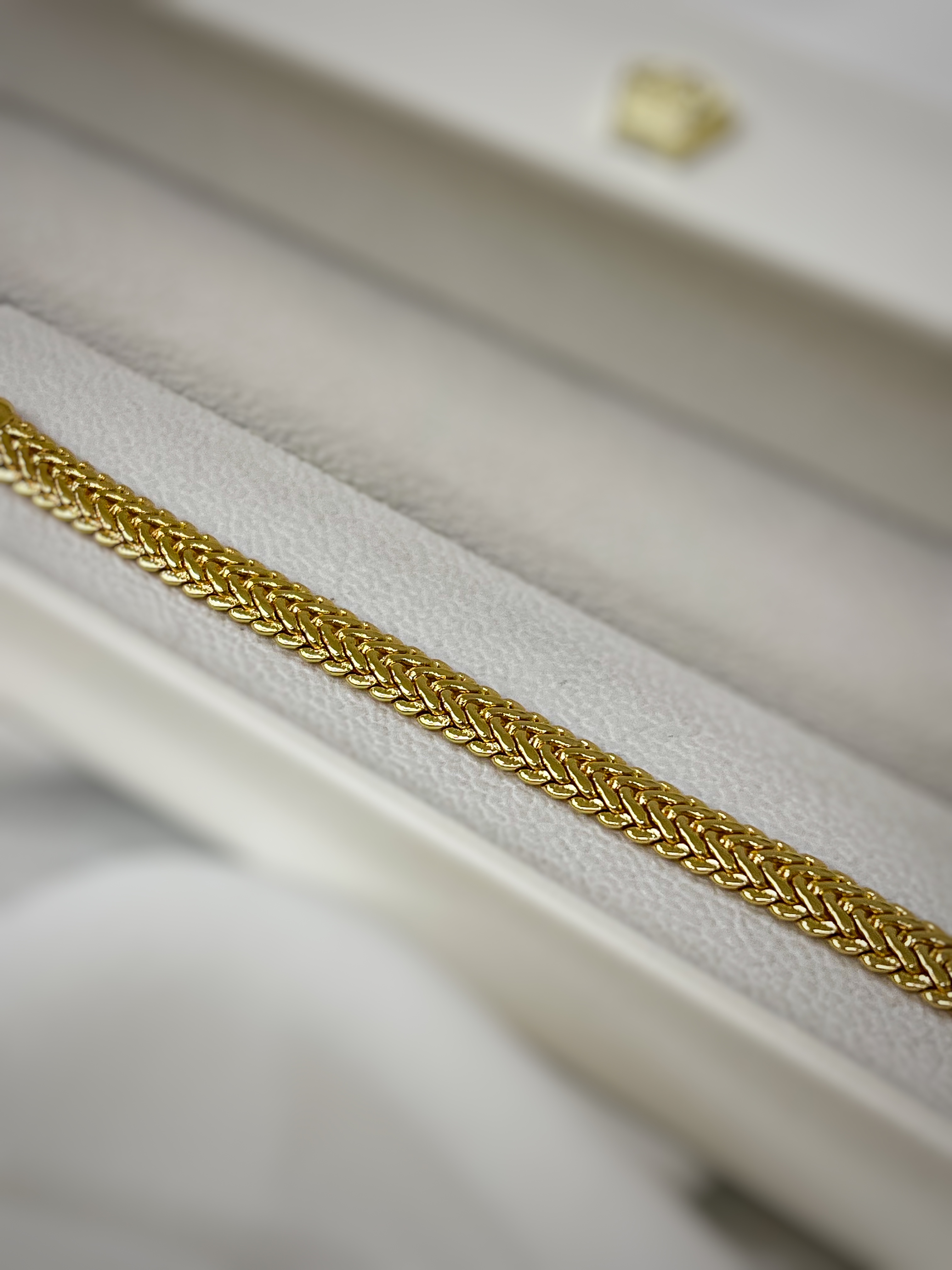 اسوارة سادة