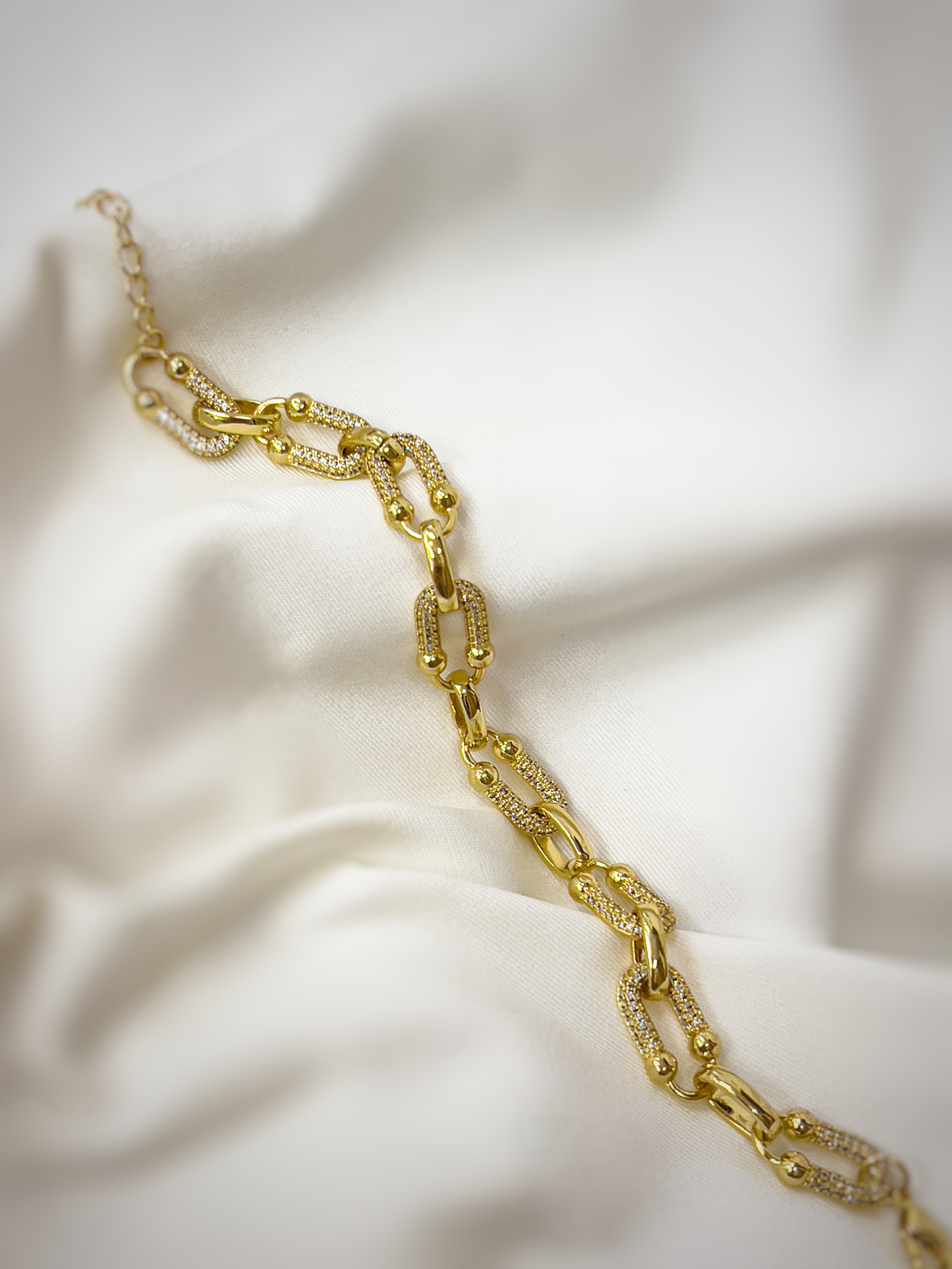 اسوارة تيفاني مع زركون