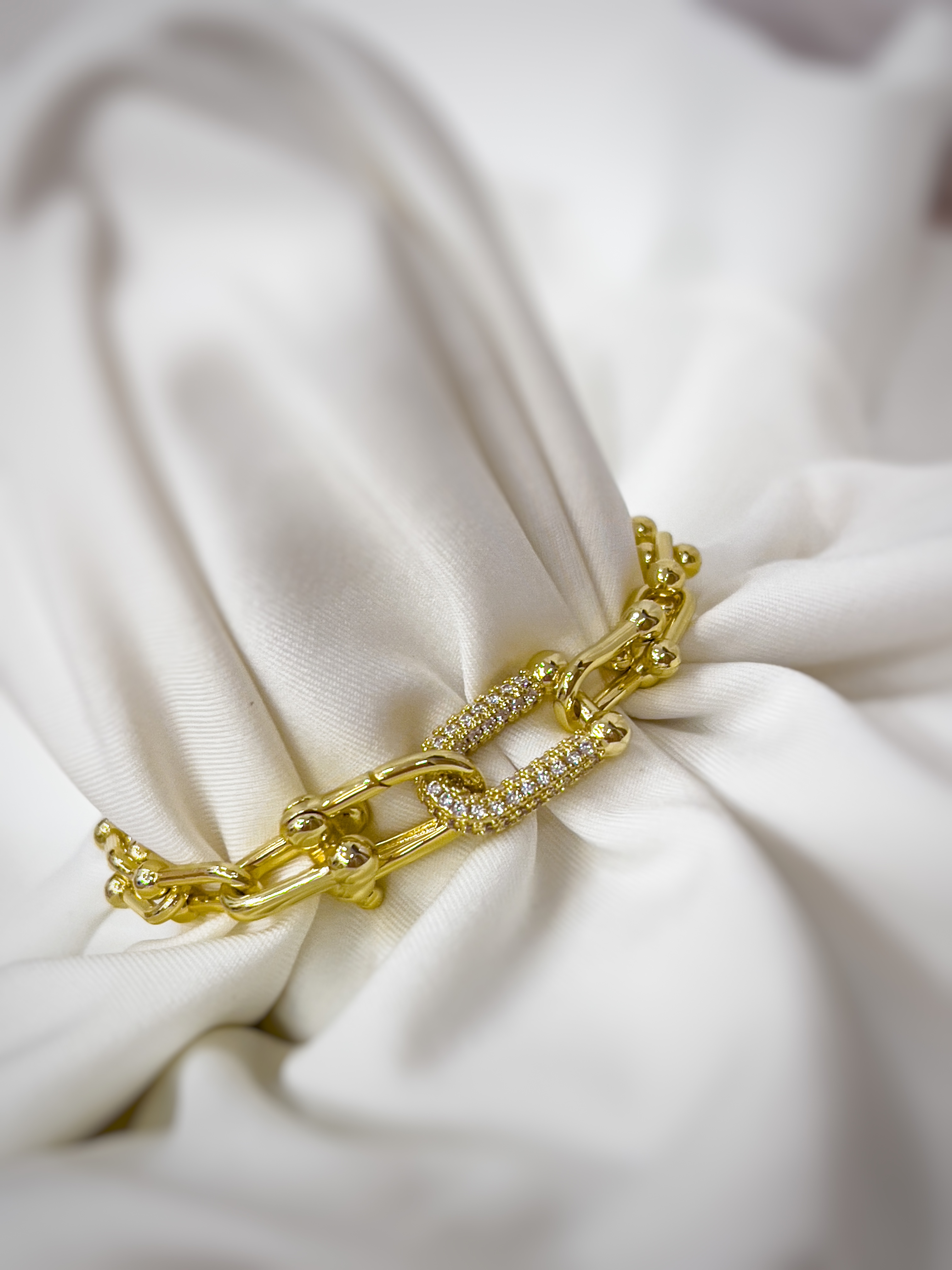 اسوارة تيفاني مع خرزة زركون