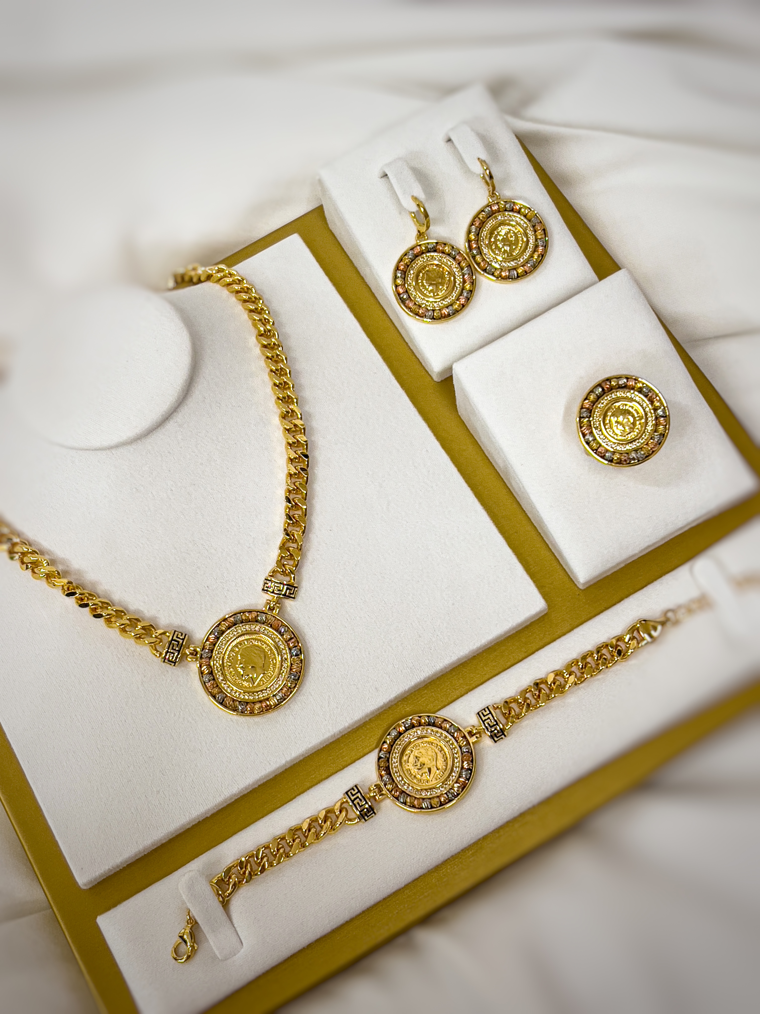 طقم ليرة ملون