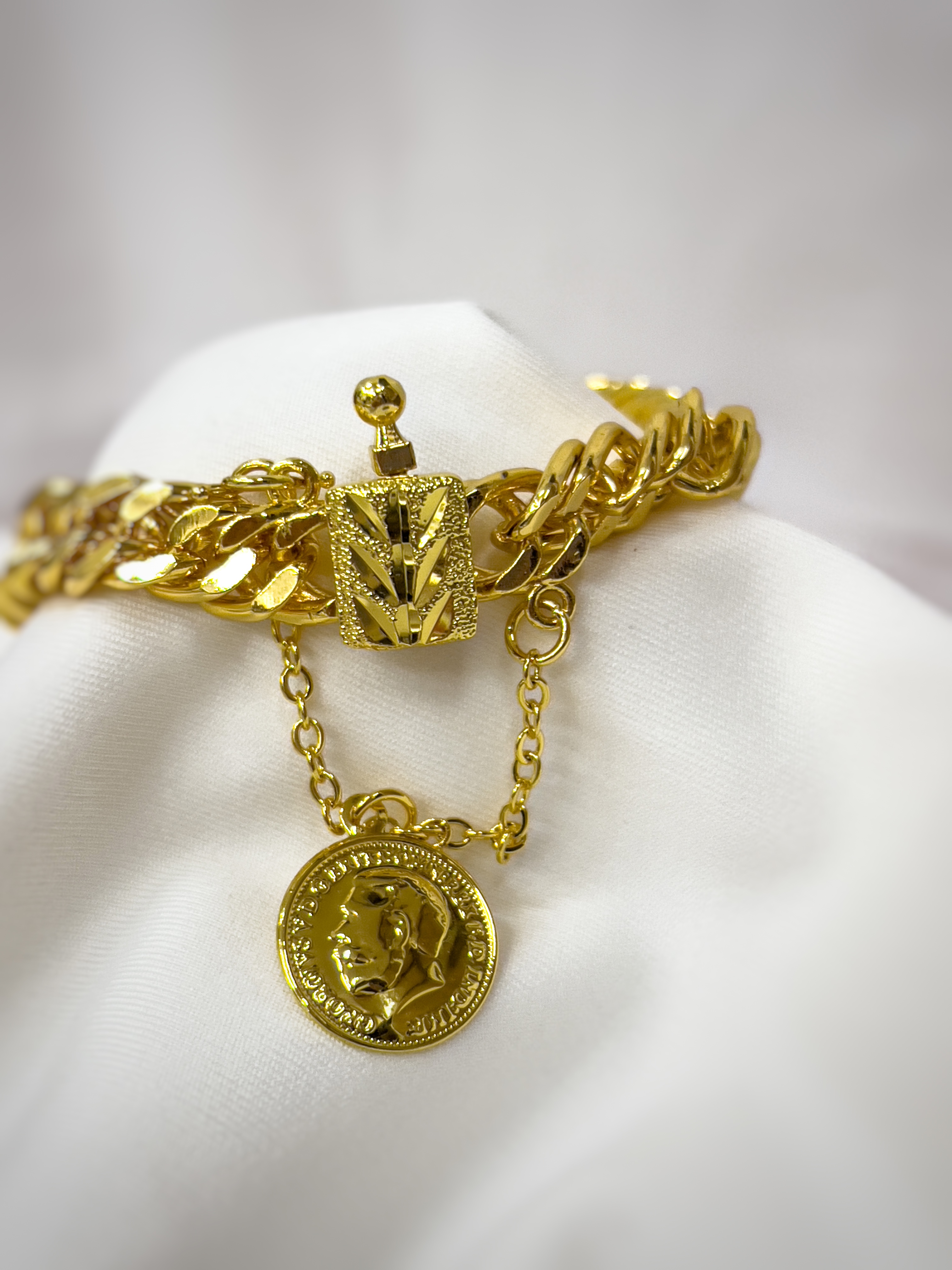 اسوارة جنزير مع ليرة 