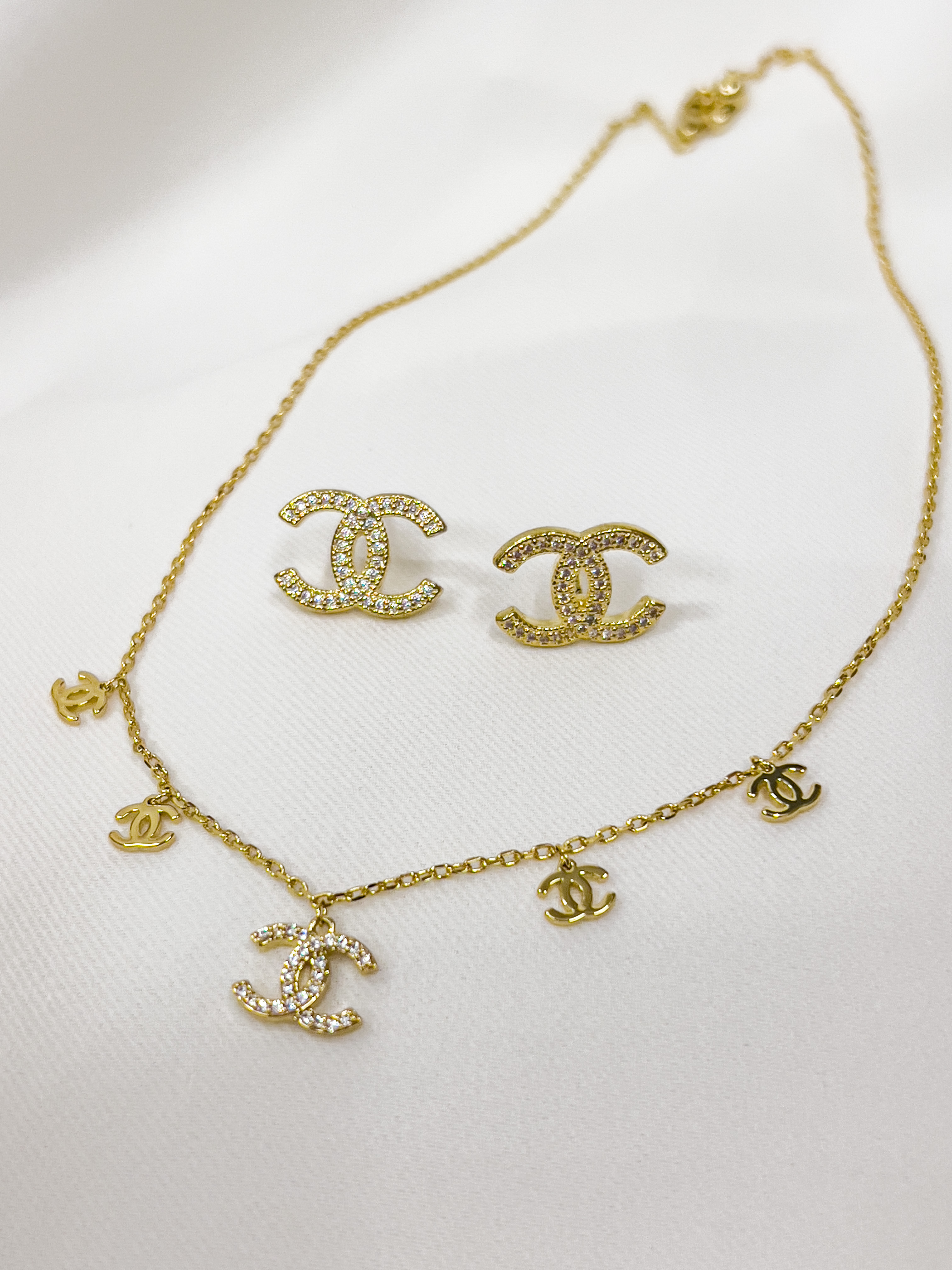 طقم CHANEL
