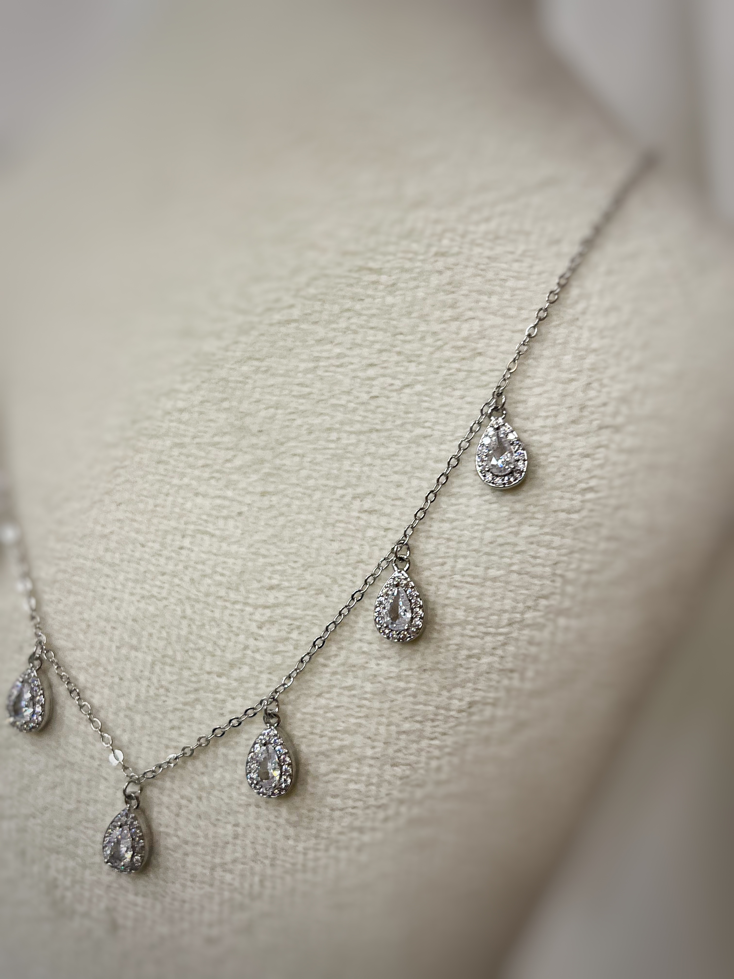 سنسال أحجار دمعة 