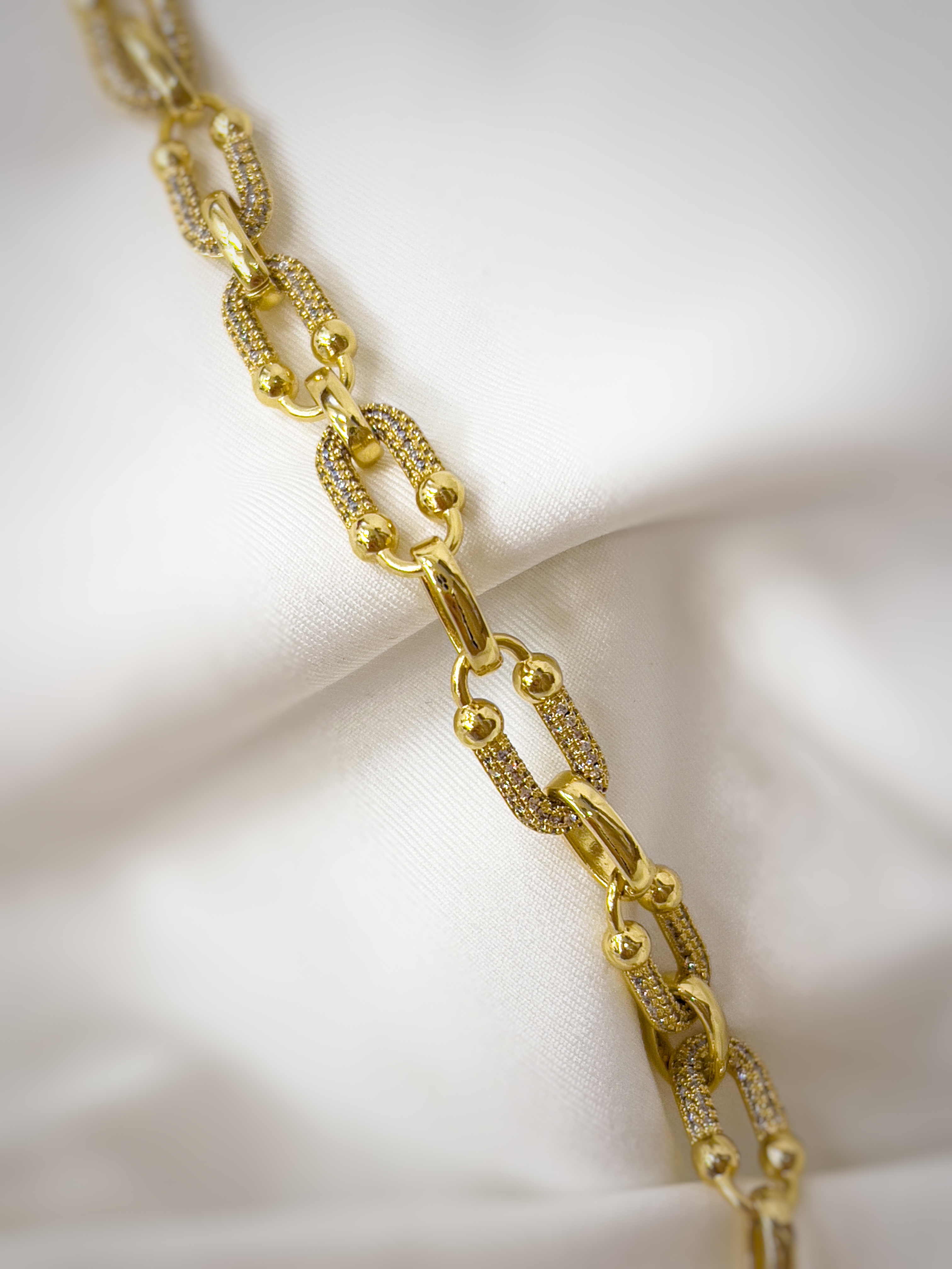 اسوارة تيفاني مع زركون