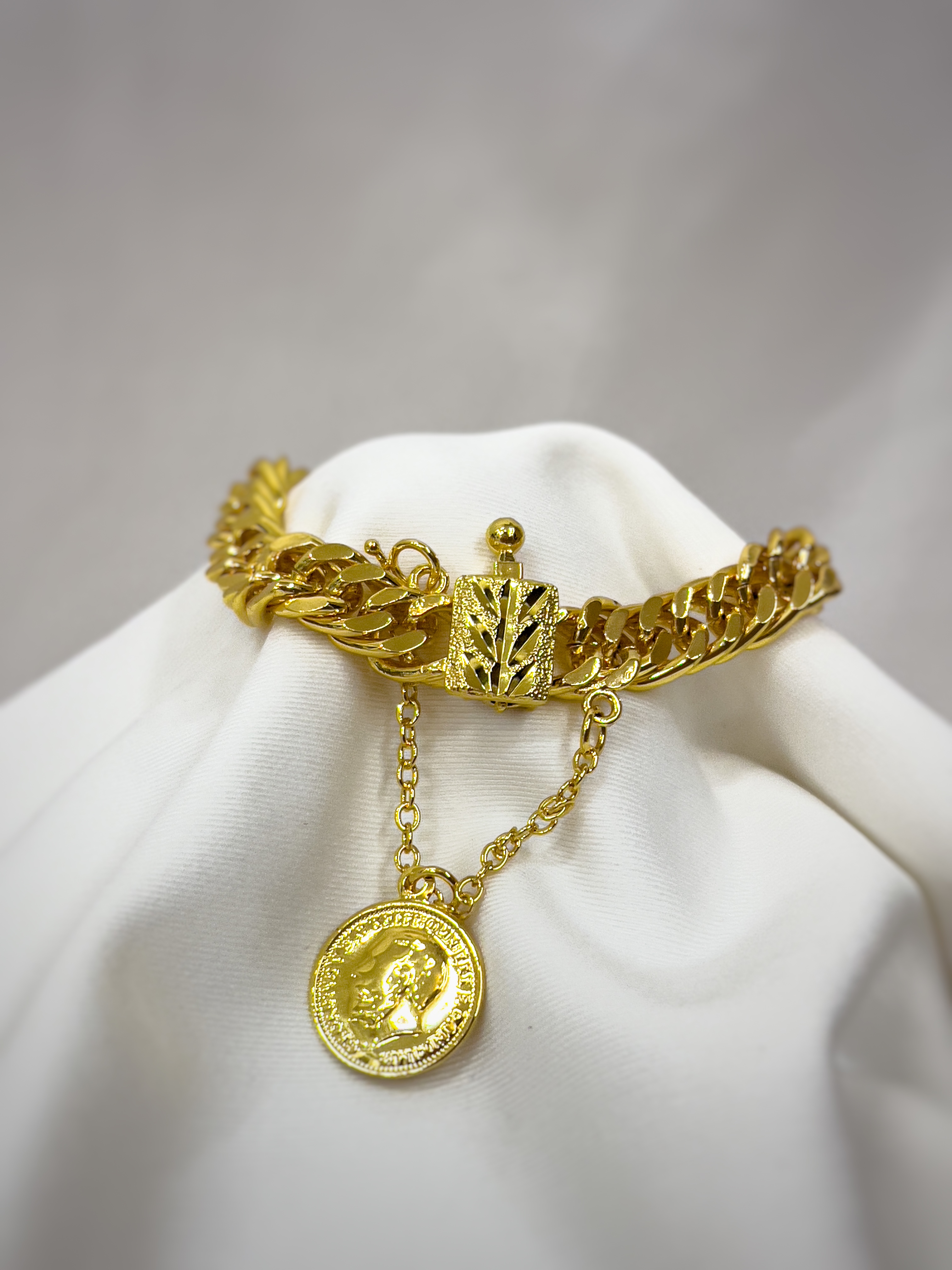 اسوارة جنزير مع ليرة 