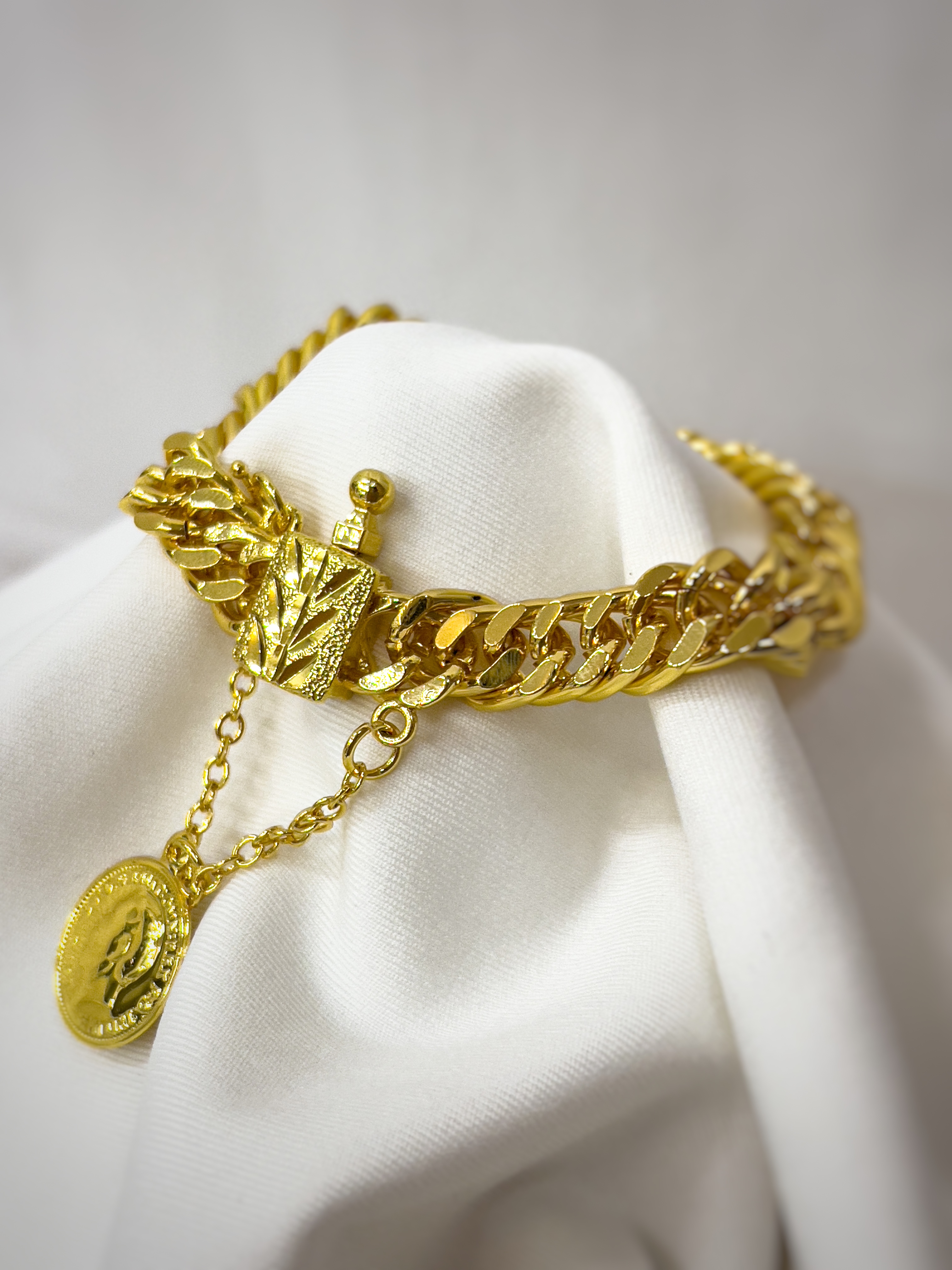 اسوارة جنزير مع ليرة 