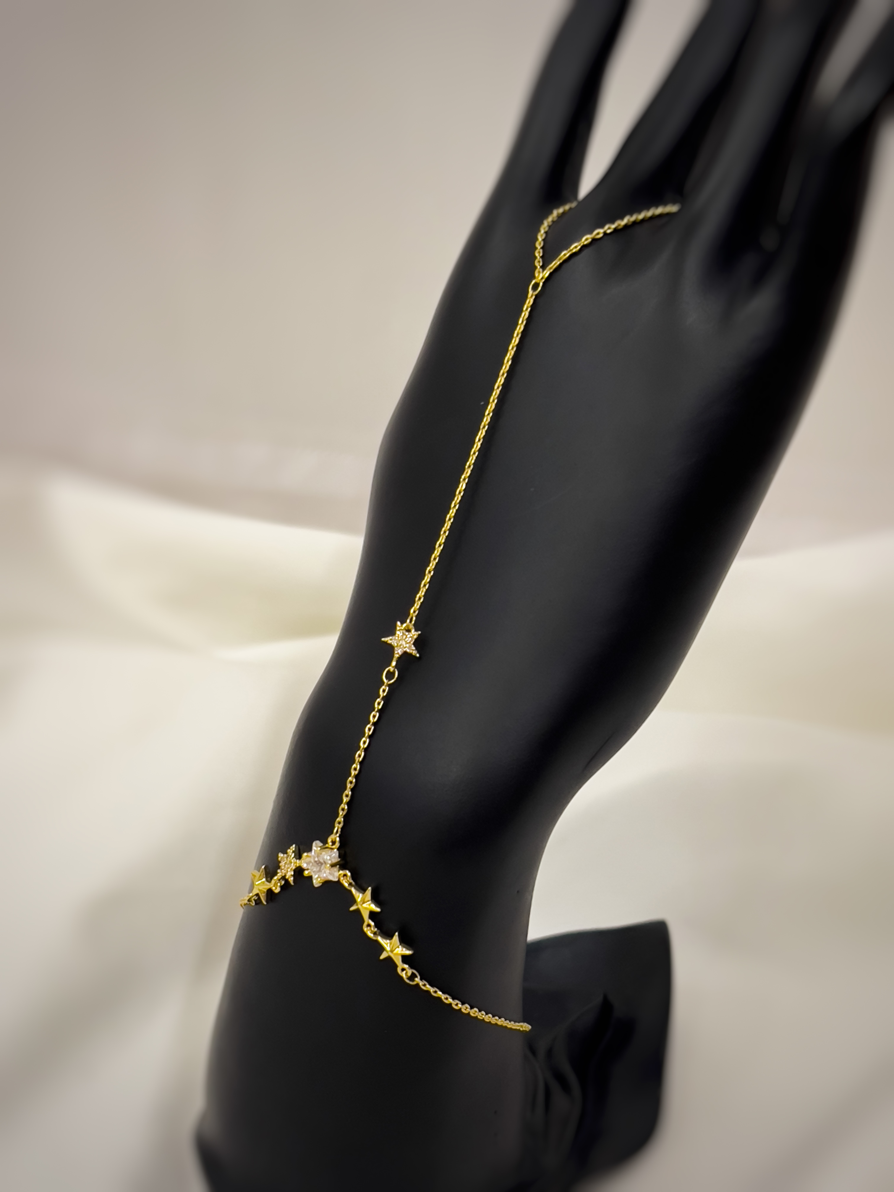 اسوارة كف نجمة