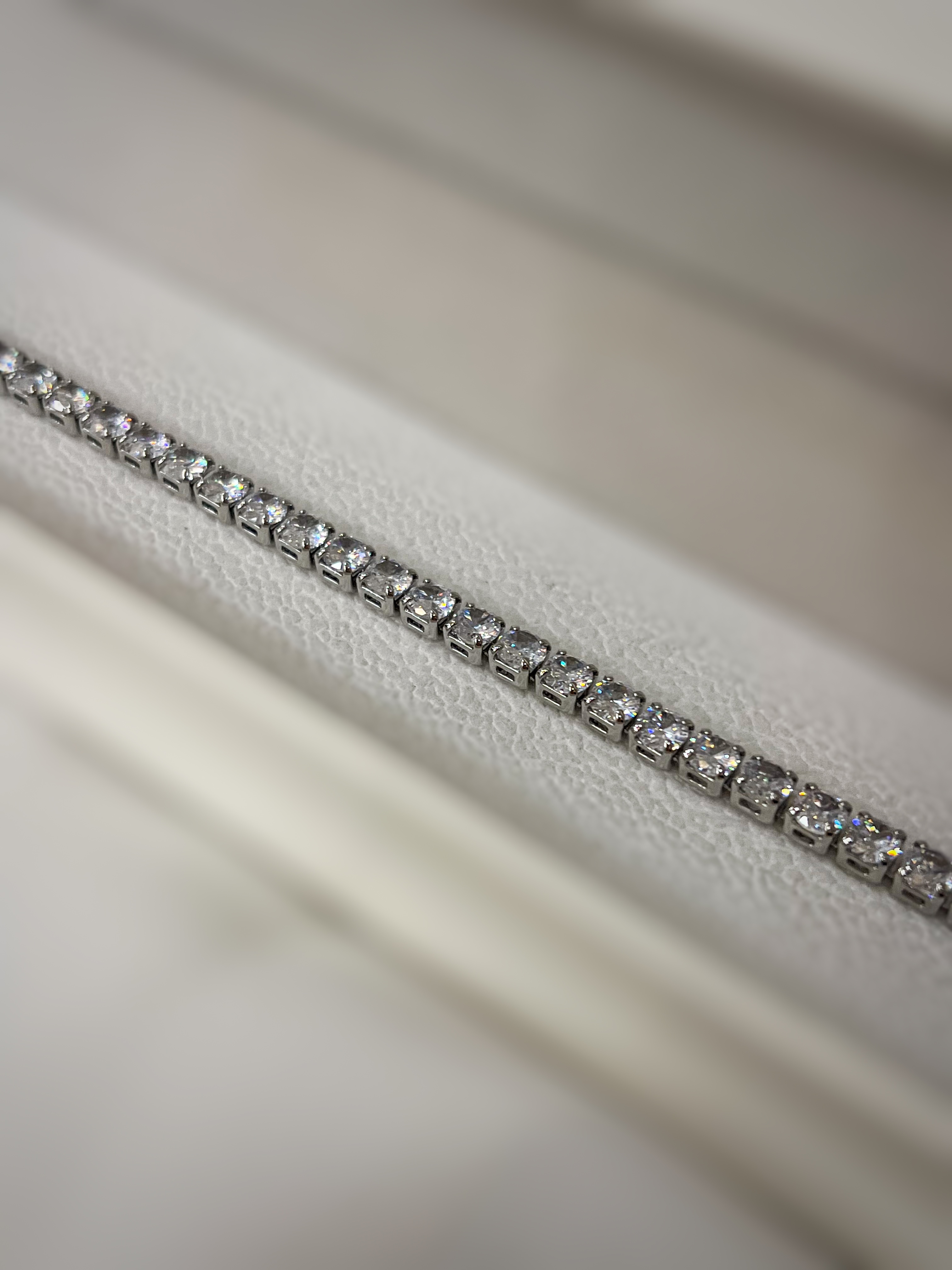 اسوارة تينس فضي 