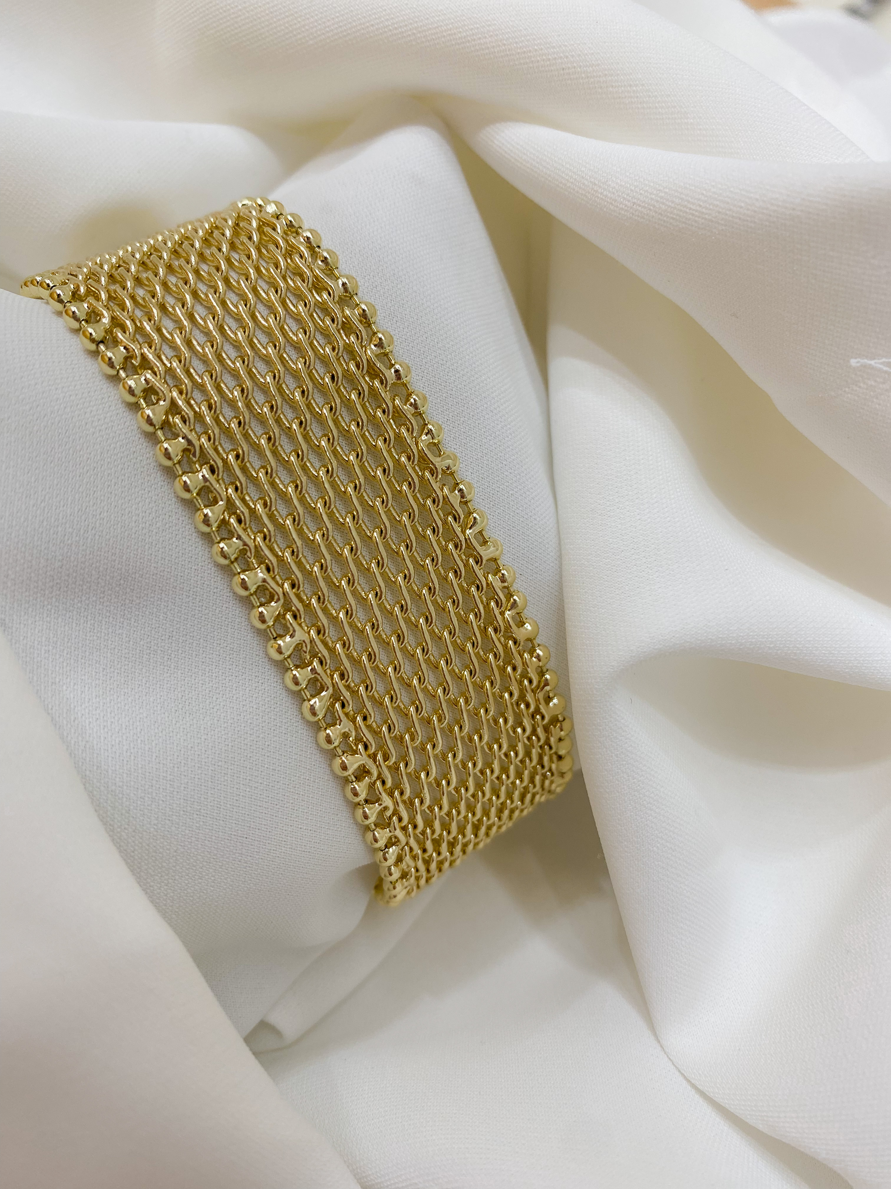 اسوارة عريضة 