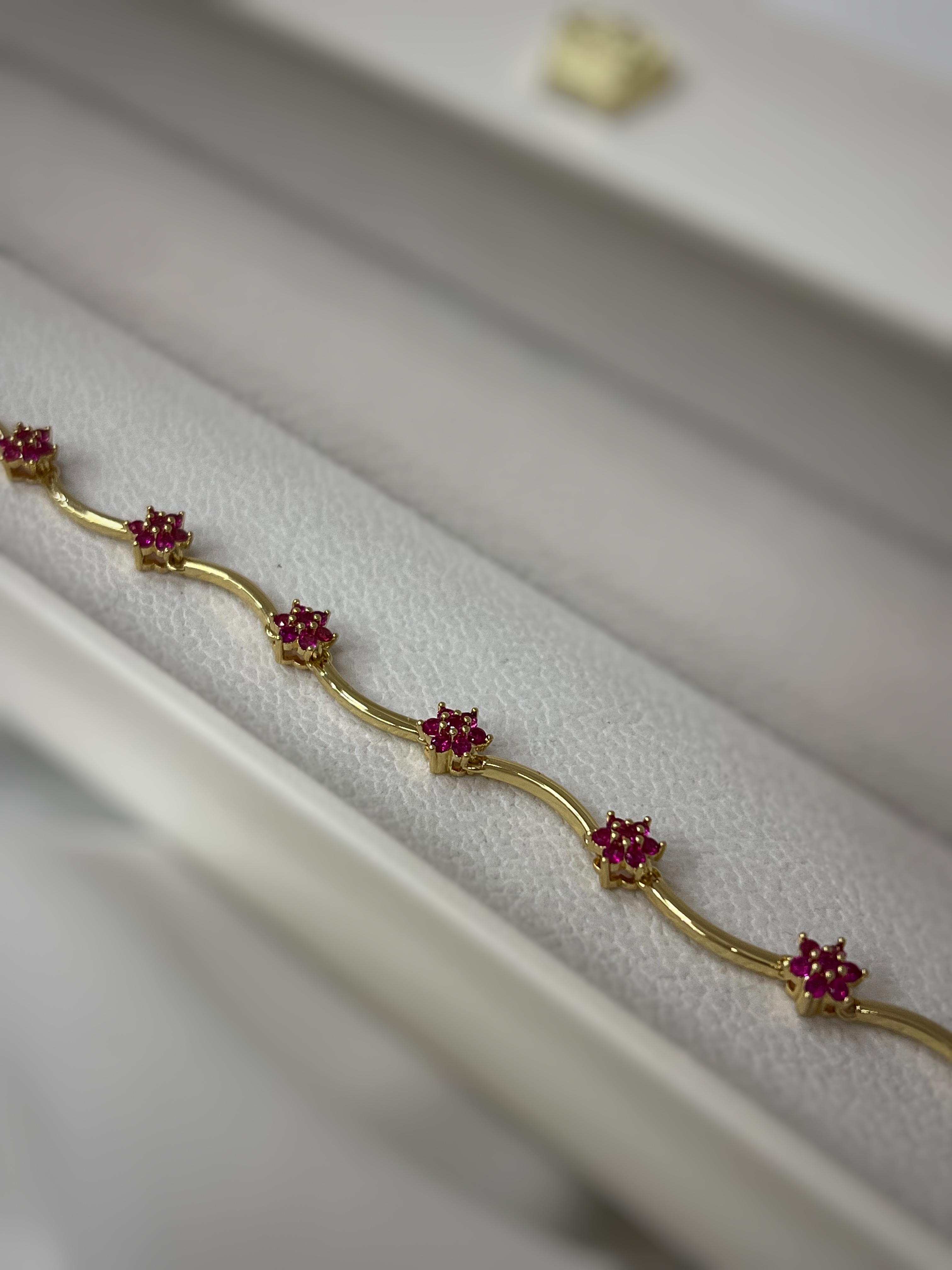 اسوارة وردة مع زركون زهري