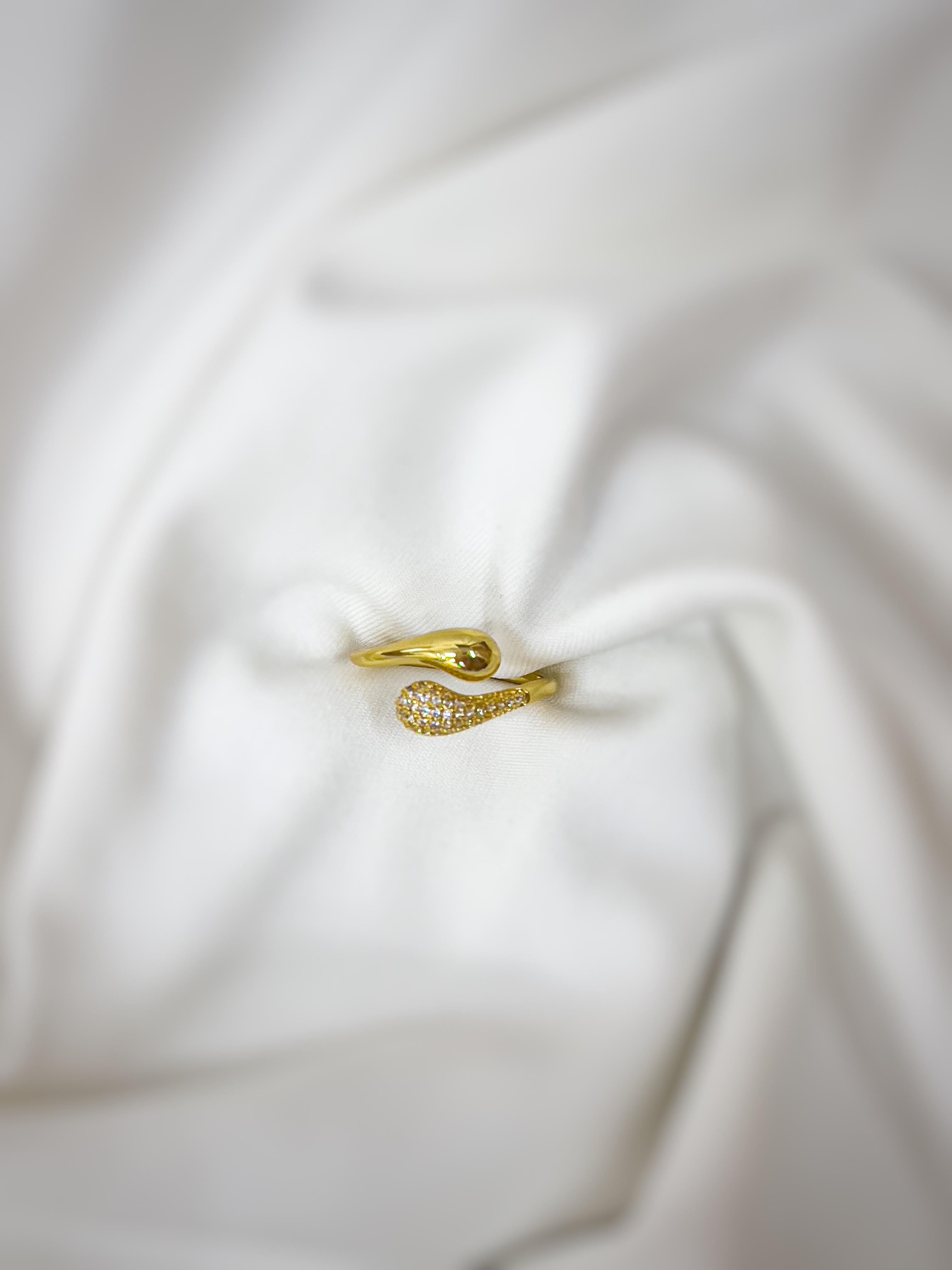 خاتم بوتيجا مع زركون