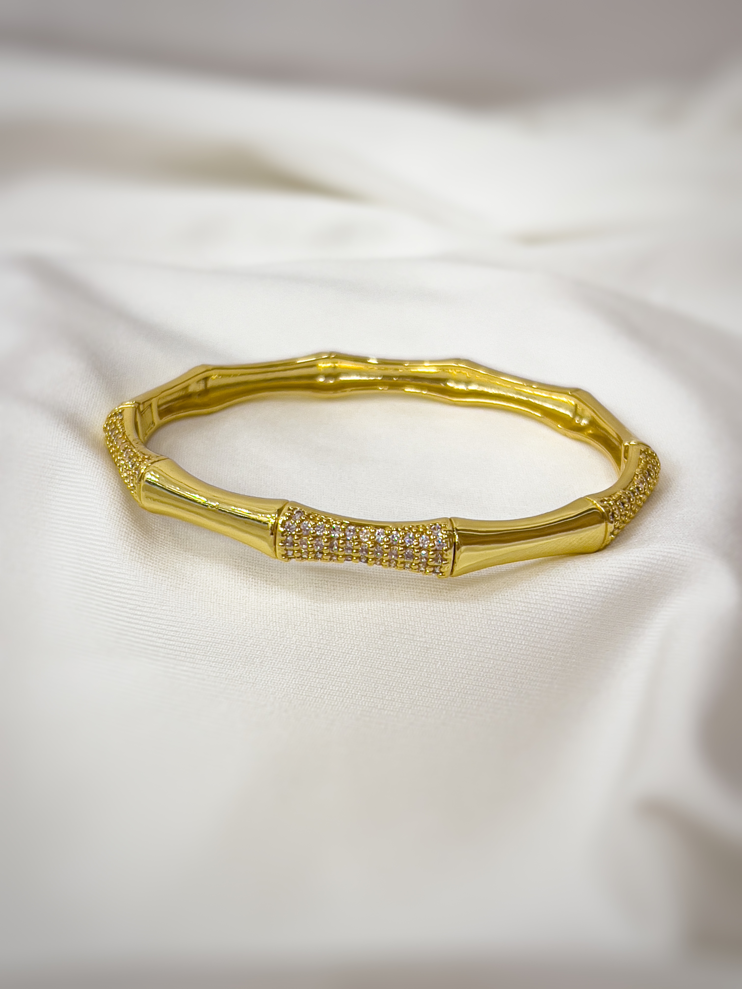 اسوارة ناعمة مع زركون 