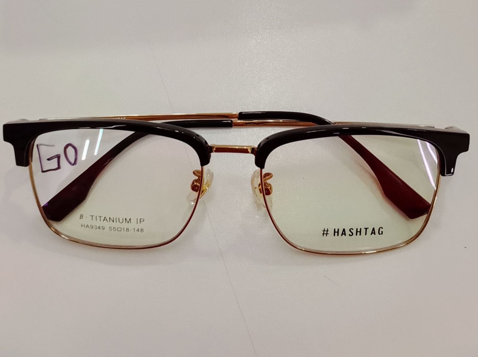 Gafas de montura metálica