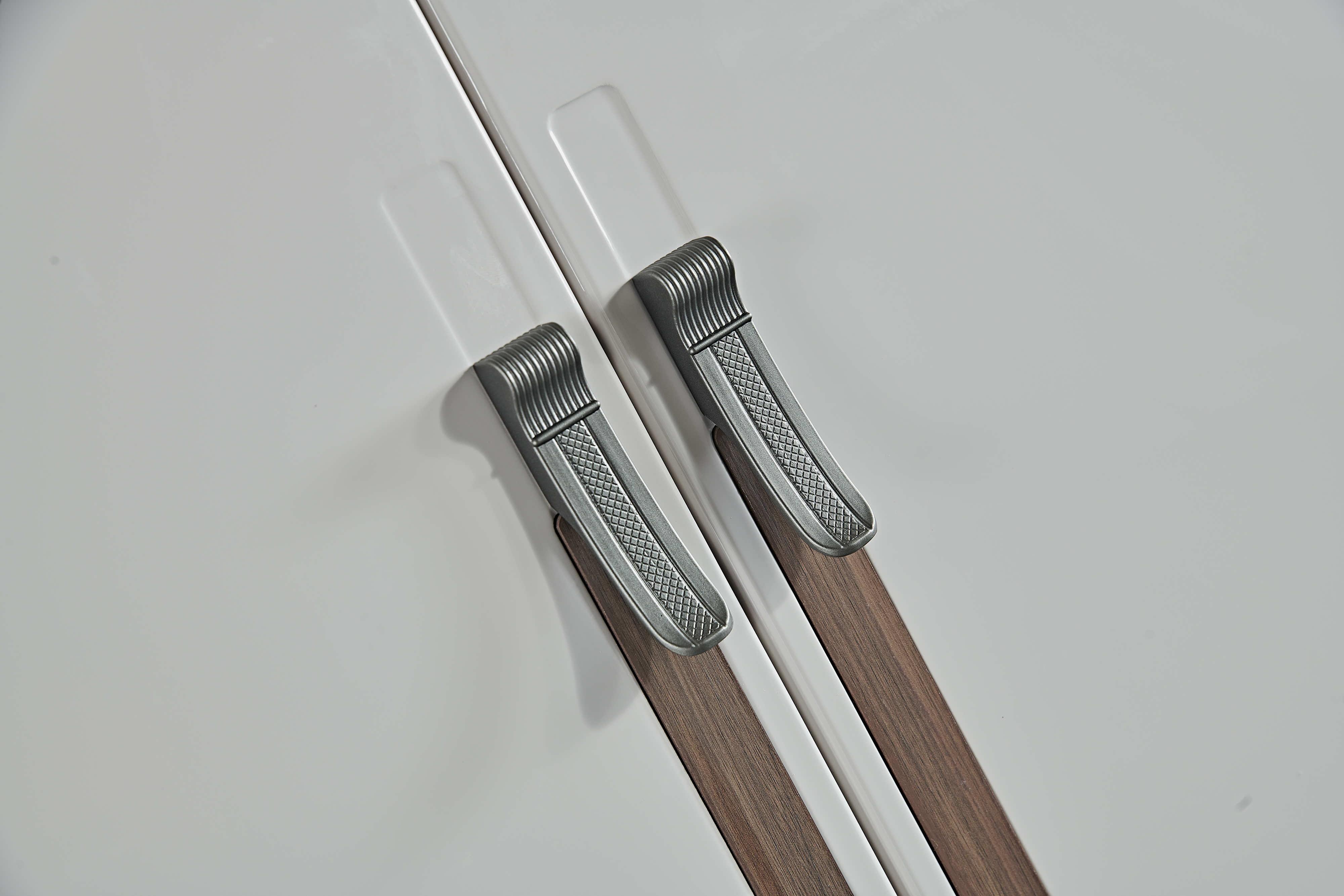 YG7605# Six-door cabinet