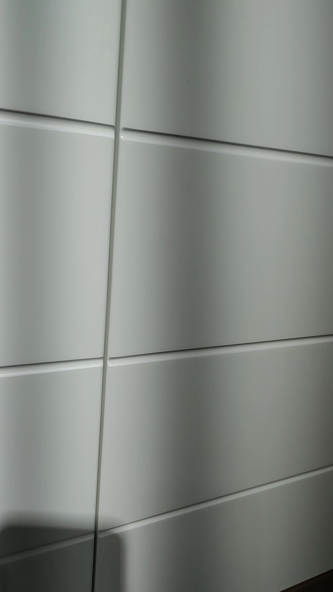 J1908 Two-door cabinet