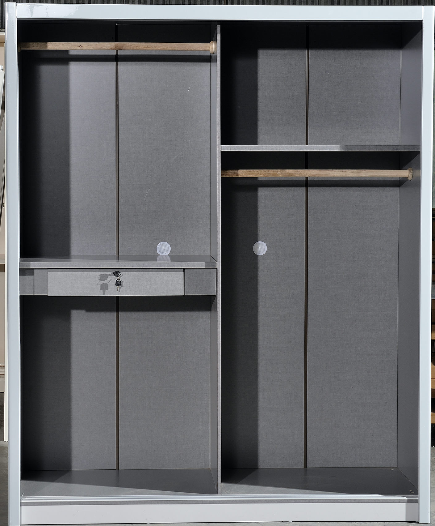 YG6906# Sliding Door Cabinet