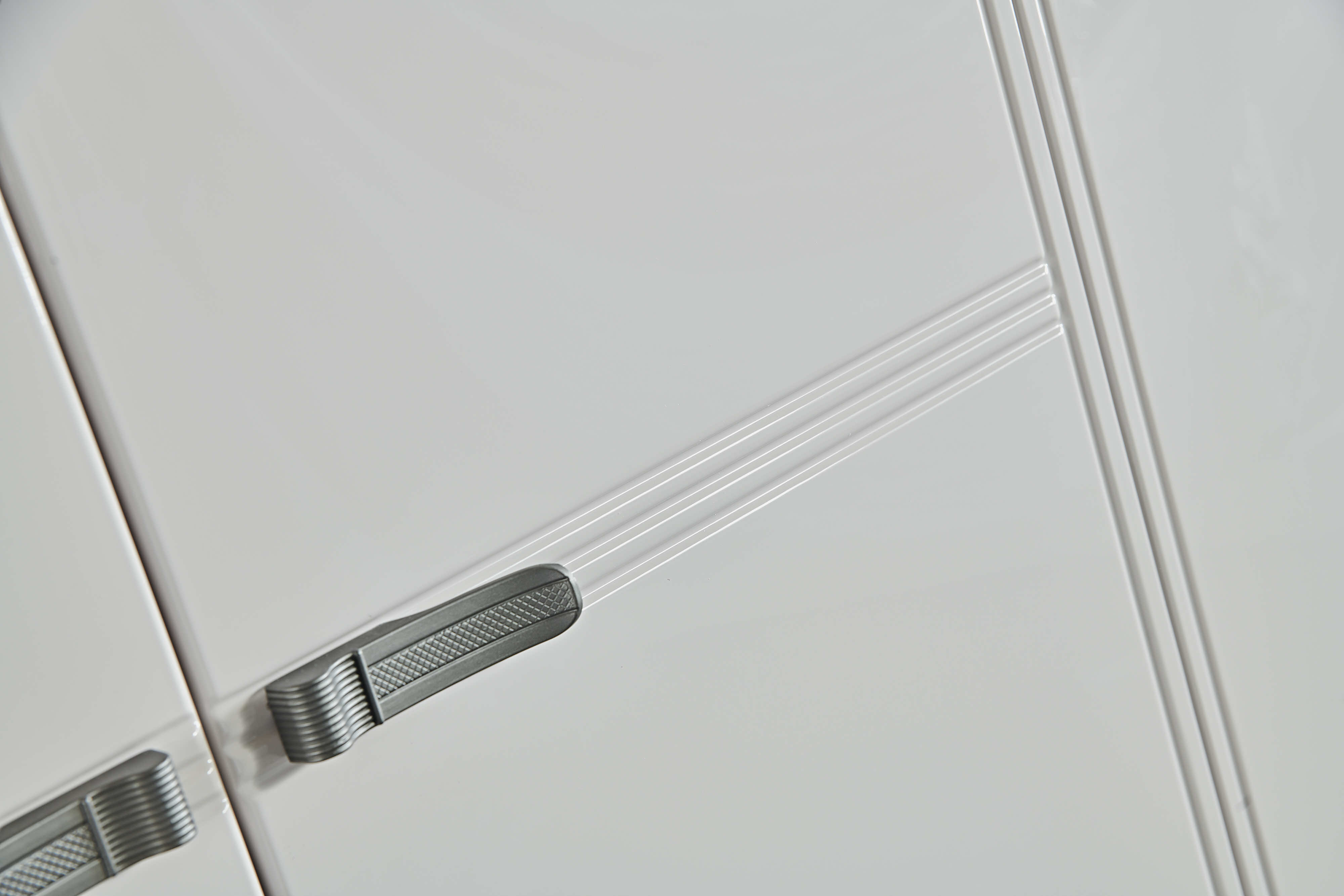 YG7605# Six-door cabinet