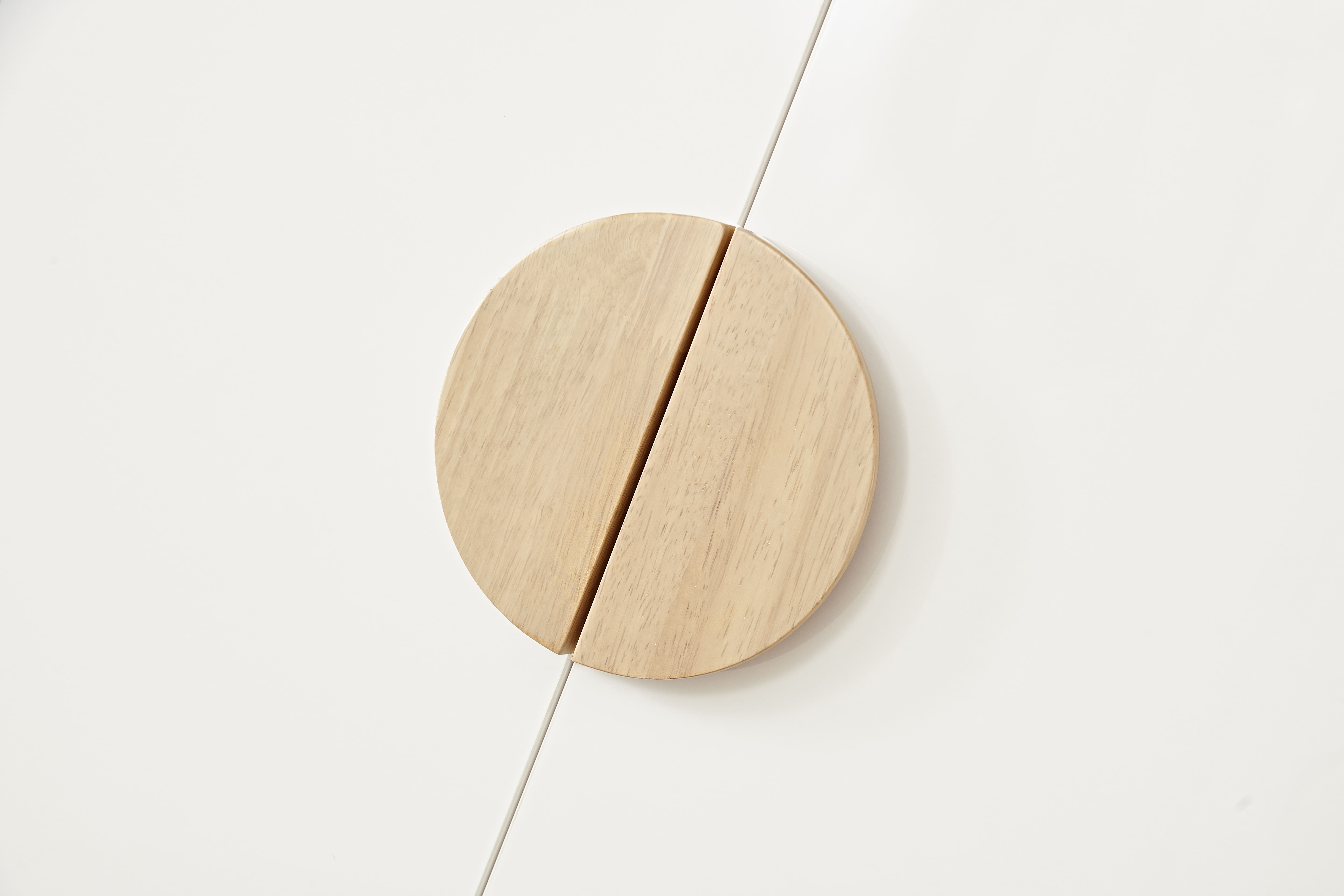 J3601# Four-door cabinet