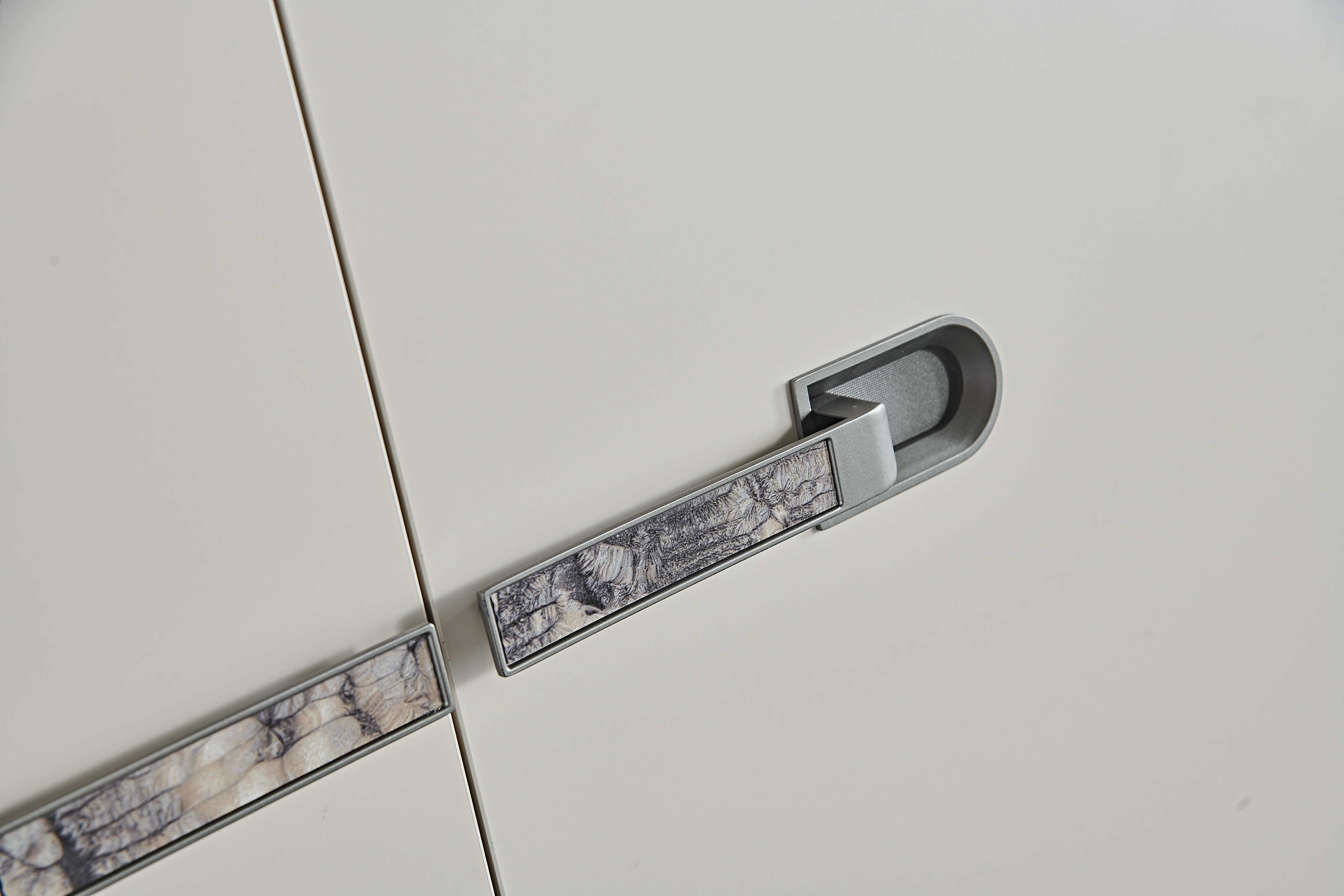 YG7305# Six-door cabinet