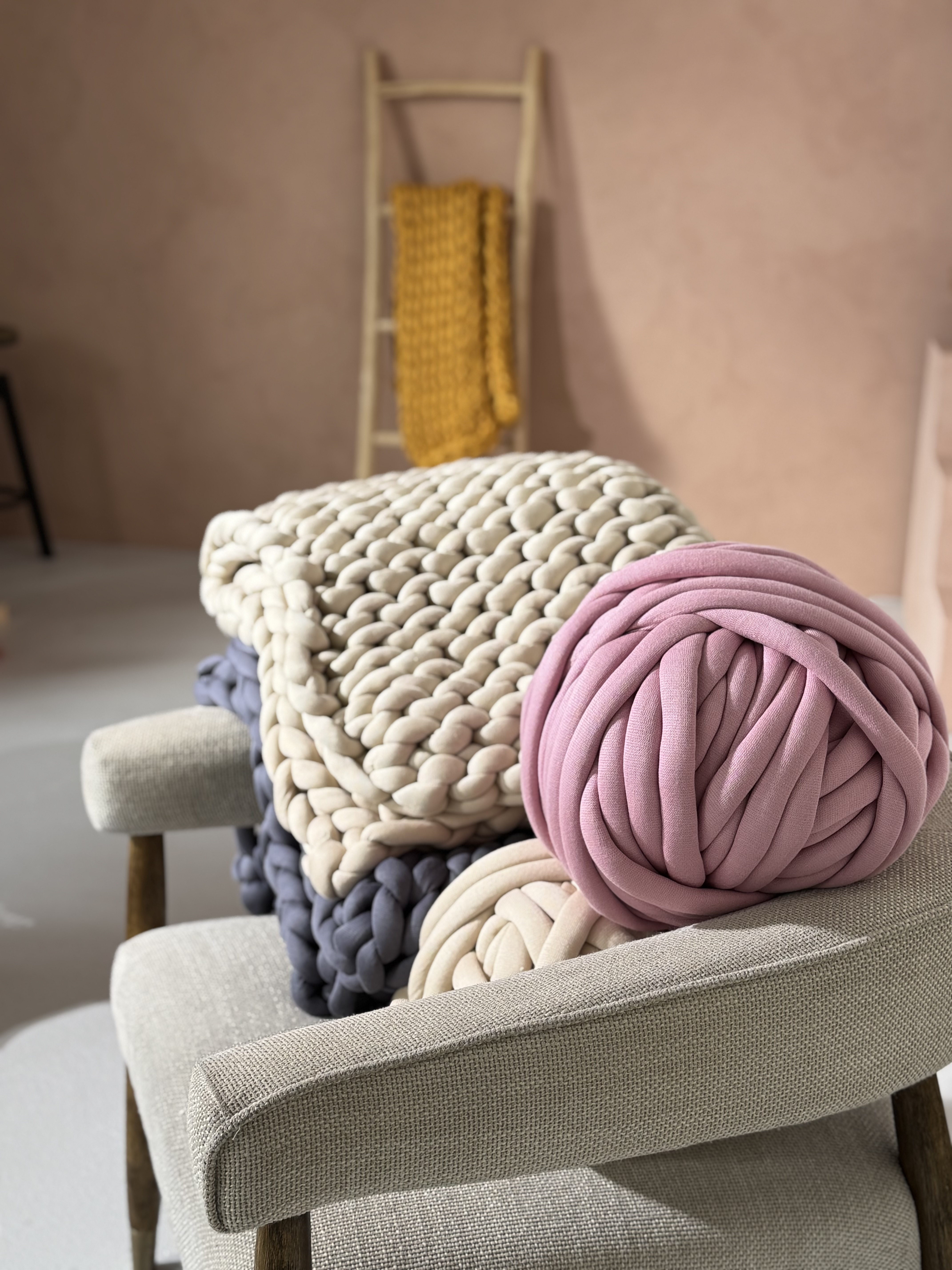 Medvilniniai vamzdeliai mezgimui rankomis