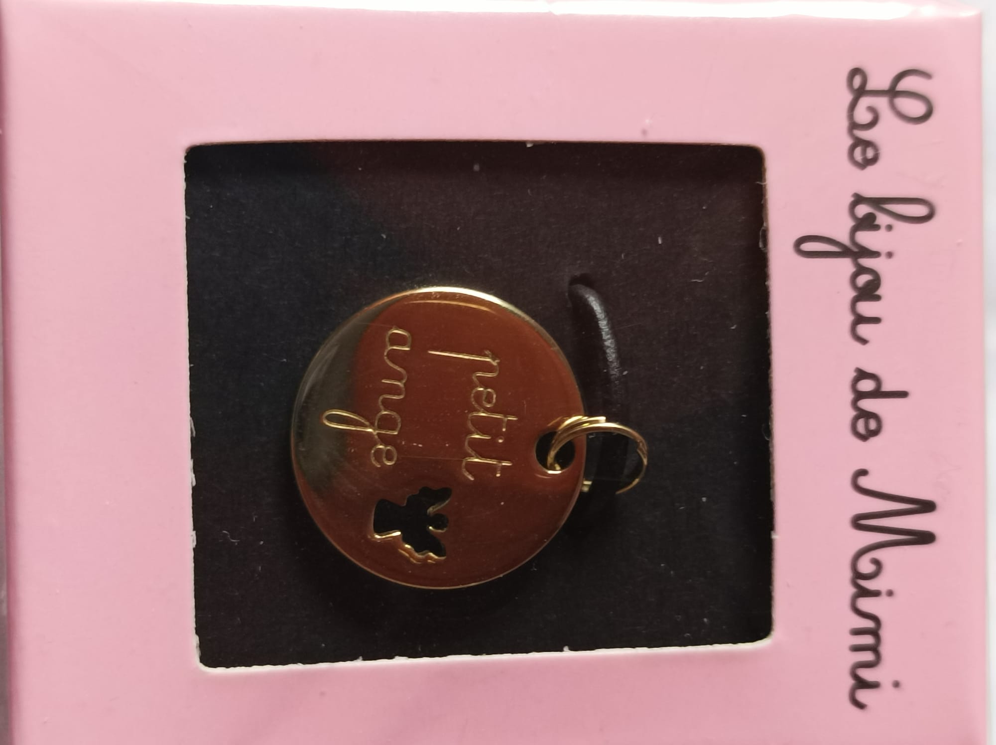 Médaille bijou doré “Petit Ange” – Symbole de protection et d’élégance