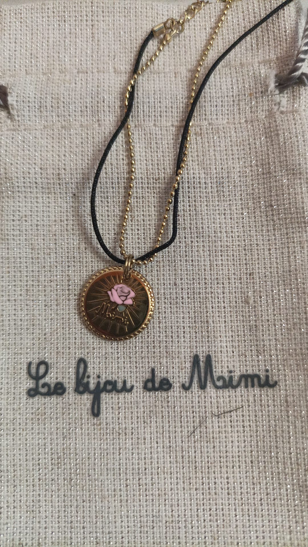 MÉDAILLE PRÉCIEUSE DORÉ ROSE