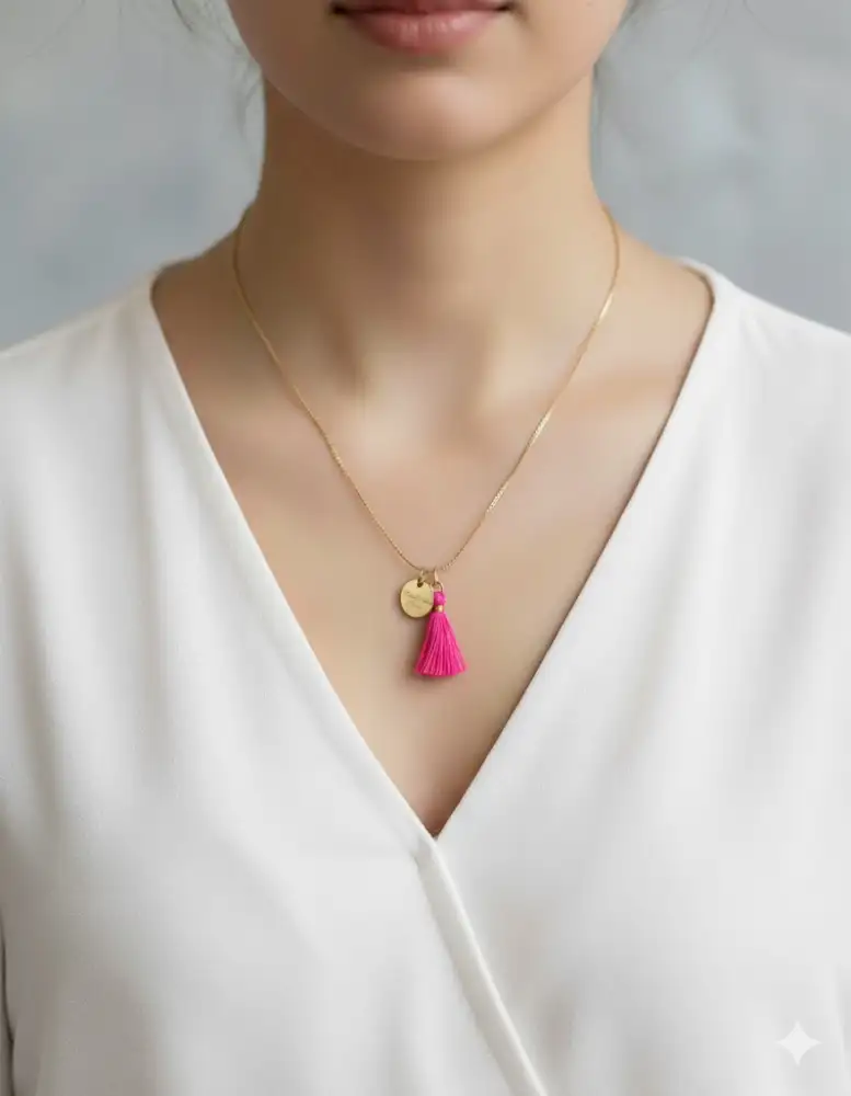 Collier Doré & Pompon Perfect Pink – Création Française en Acier Inoxydable
