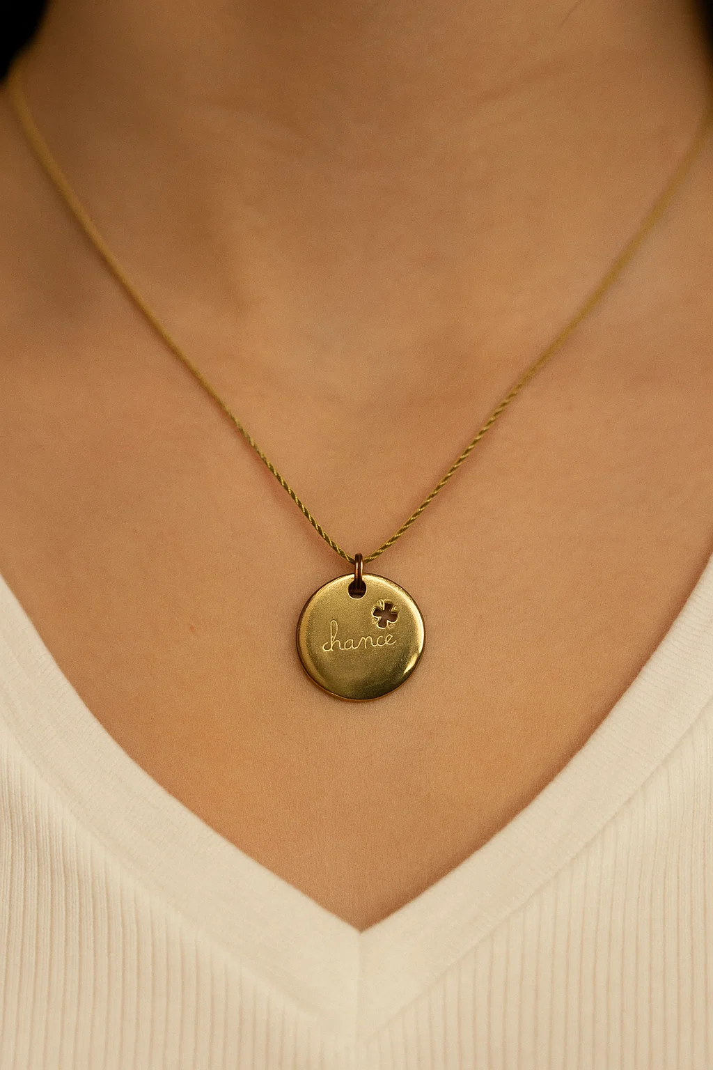 MÉDAILLE BIJOU DORÉ “CHANCE”