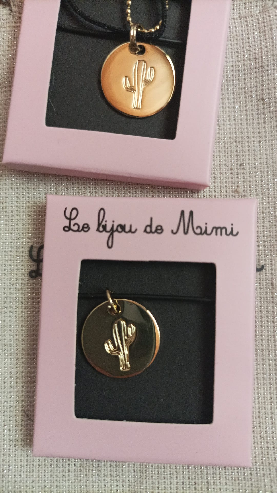 MÉDAILLE SYMBOLE DORÉ CACTUS