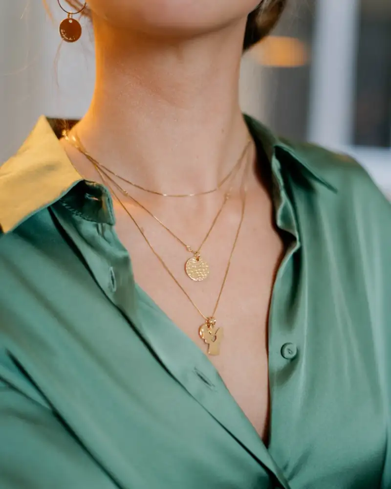 Ensemble Collier Doré Médaille Alvéole 15 mm – Géométrie élégante et tendance