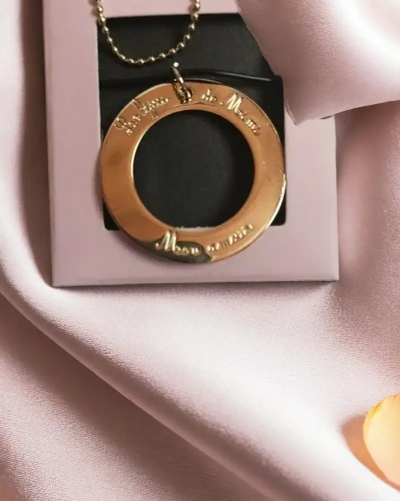 Ensemble Collier Doré Médaille Amour – Bijou romantique et symbole d’affection éternelle