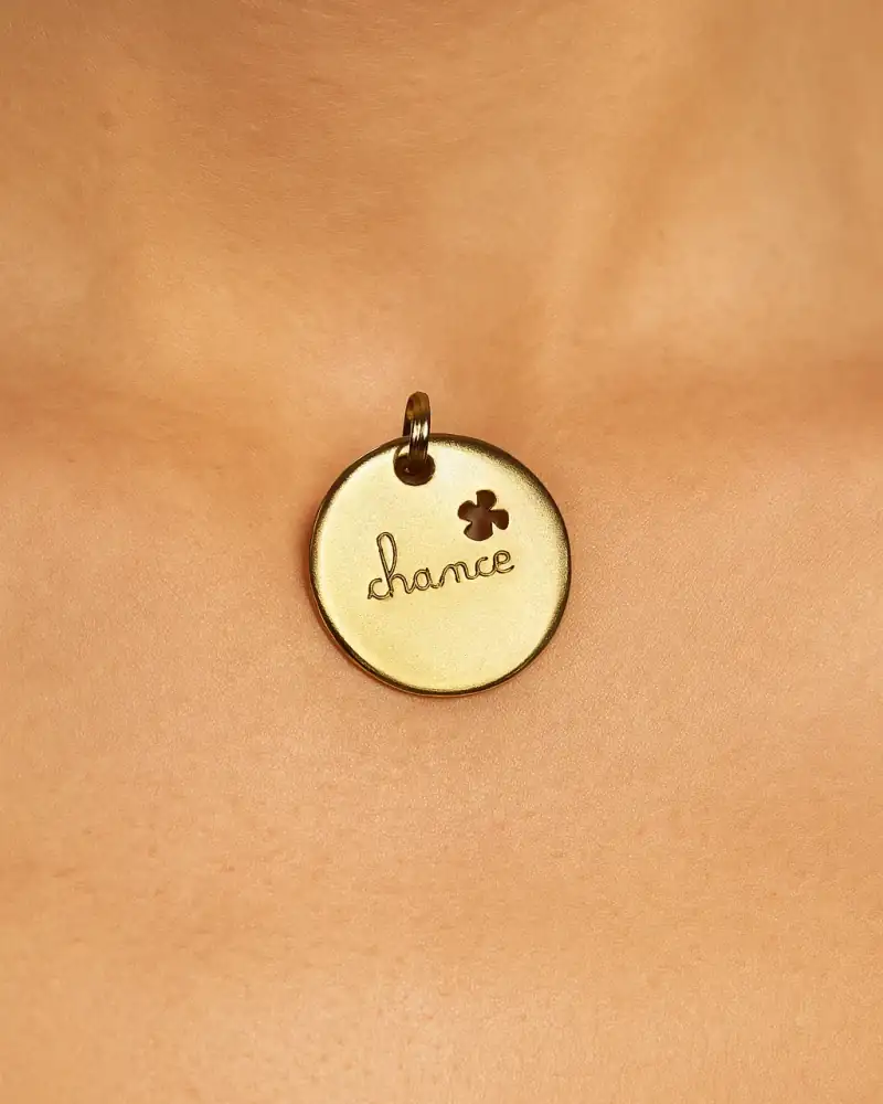Médaille chance dorée - porte-bonheur élégant
