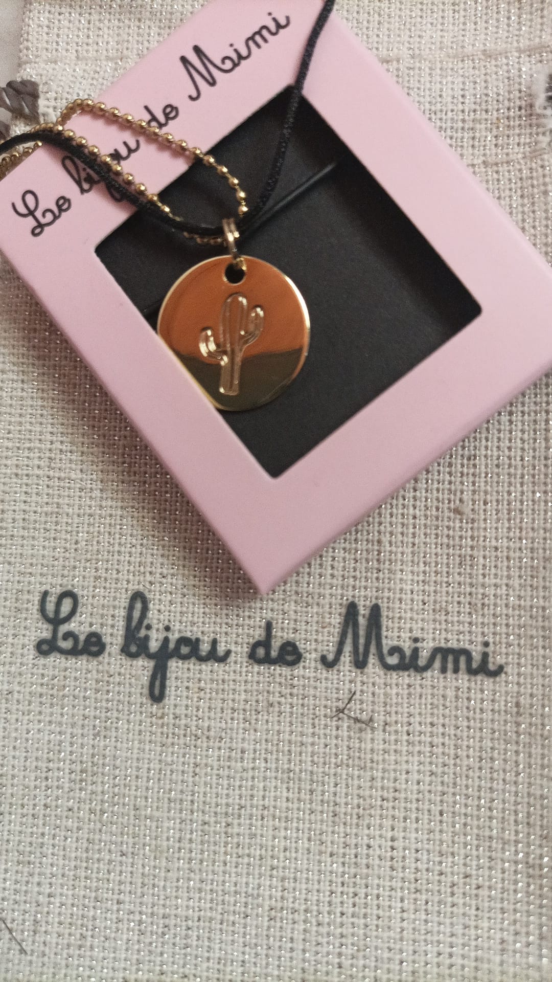 MÉDAILLE SYMBOLE DORÉ CACTUS